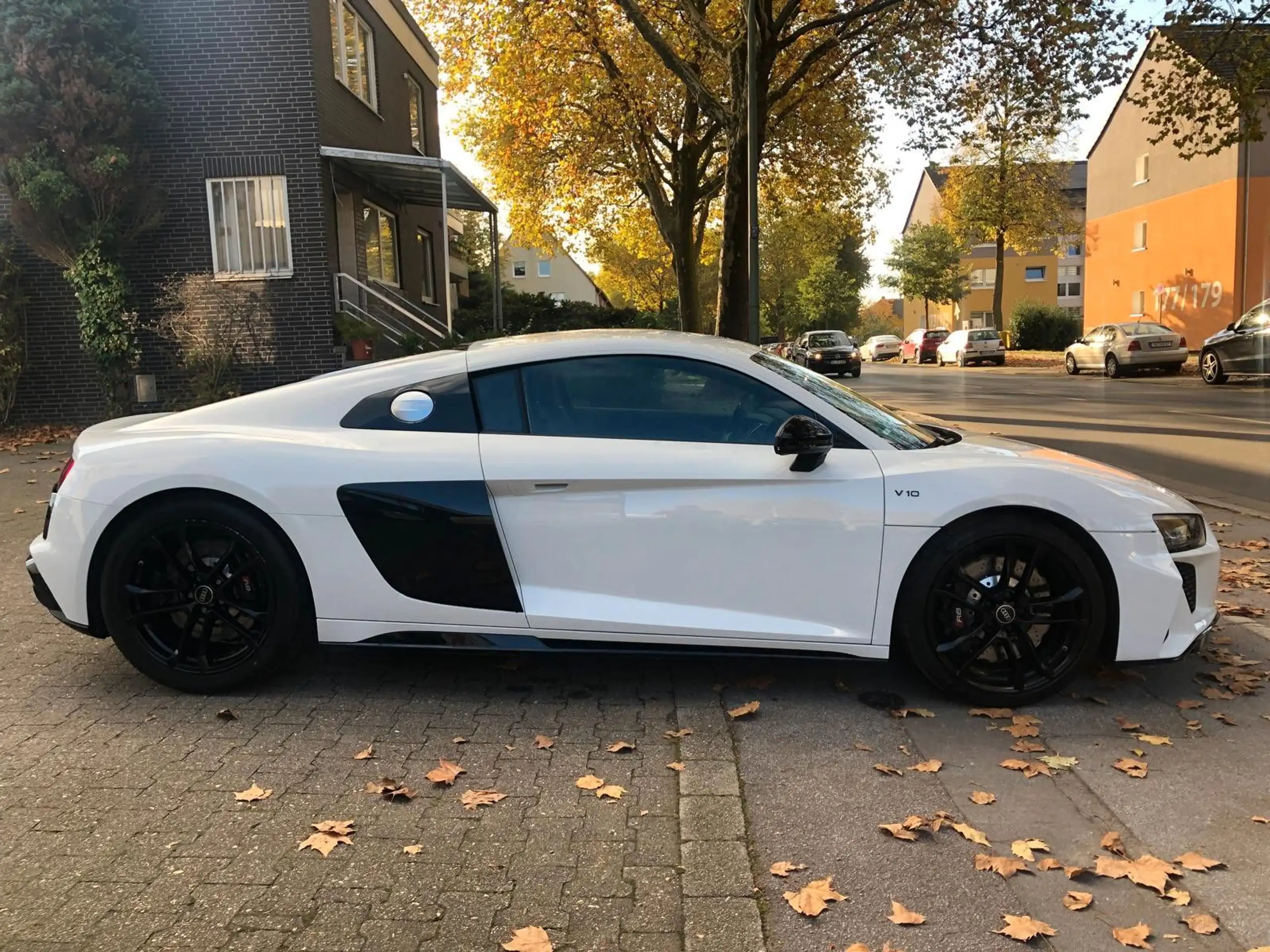 Audi - R8