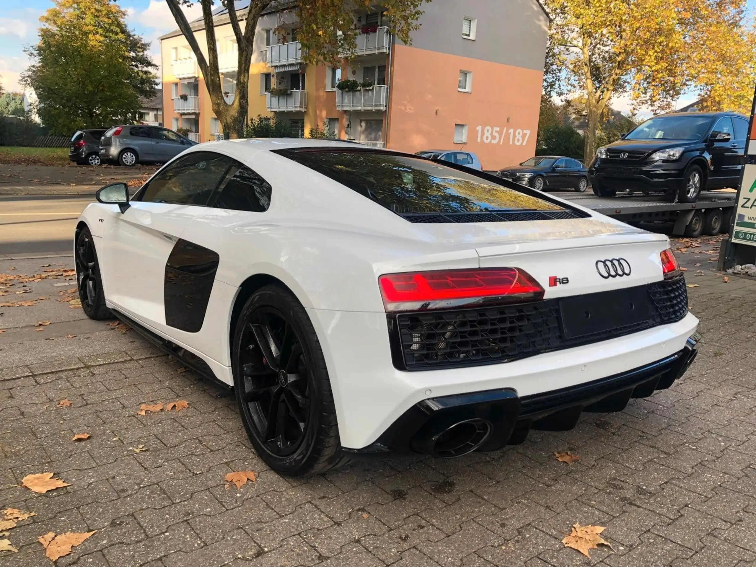 Audi - R8