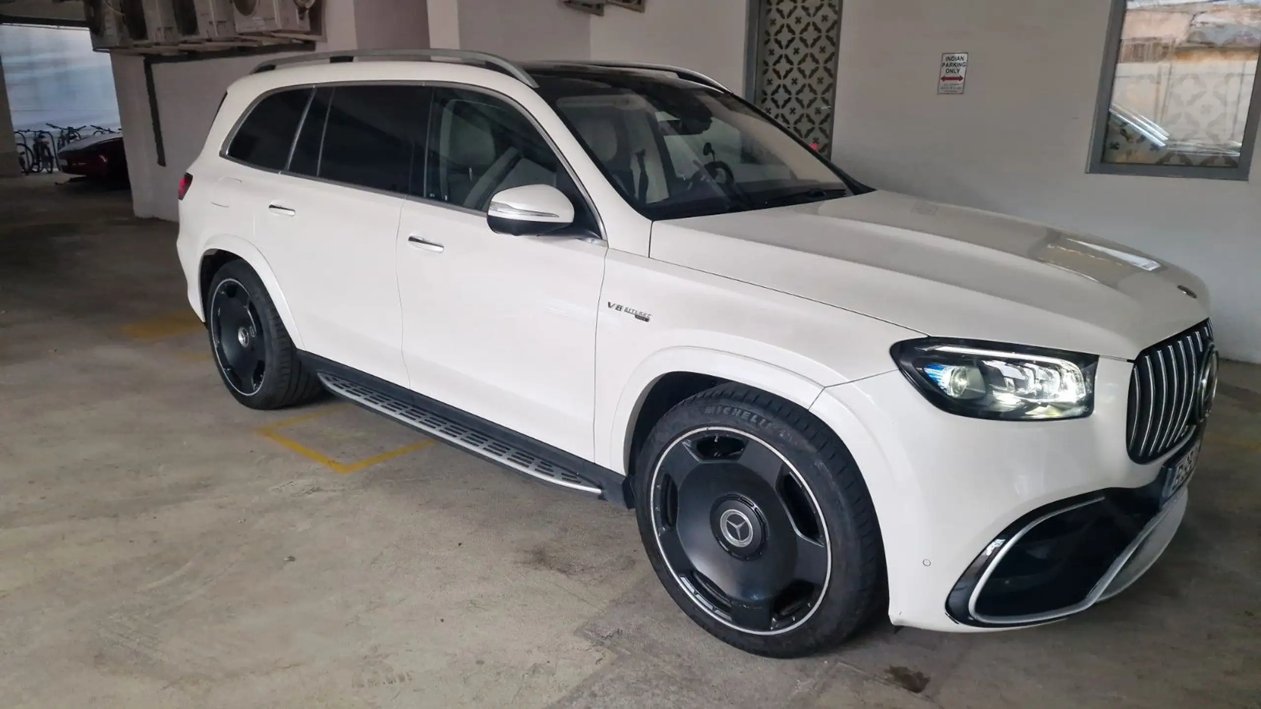 Mercedes-Benz - GLS 63 AMG