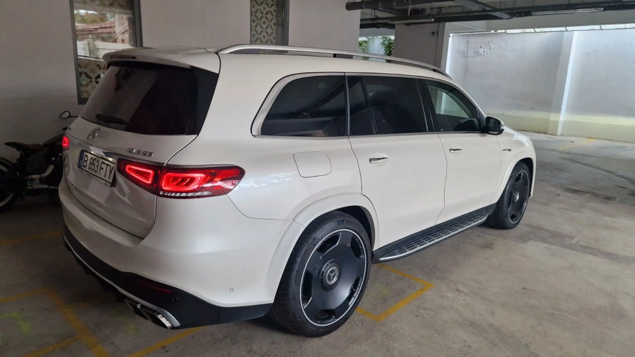 Mercedes-Benz - GLS 63 AMG