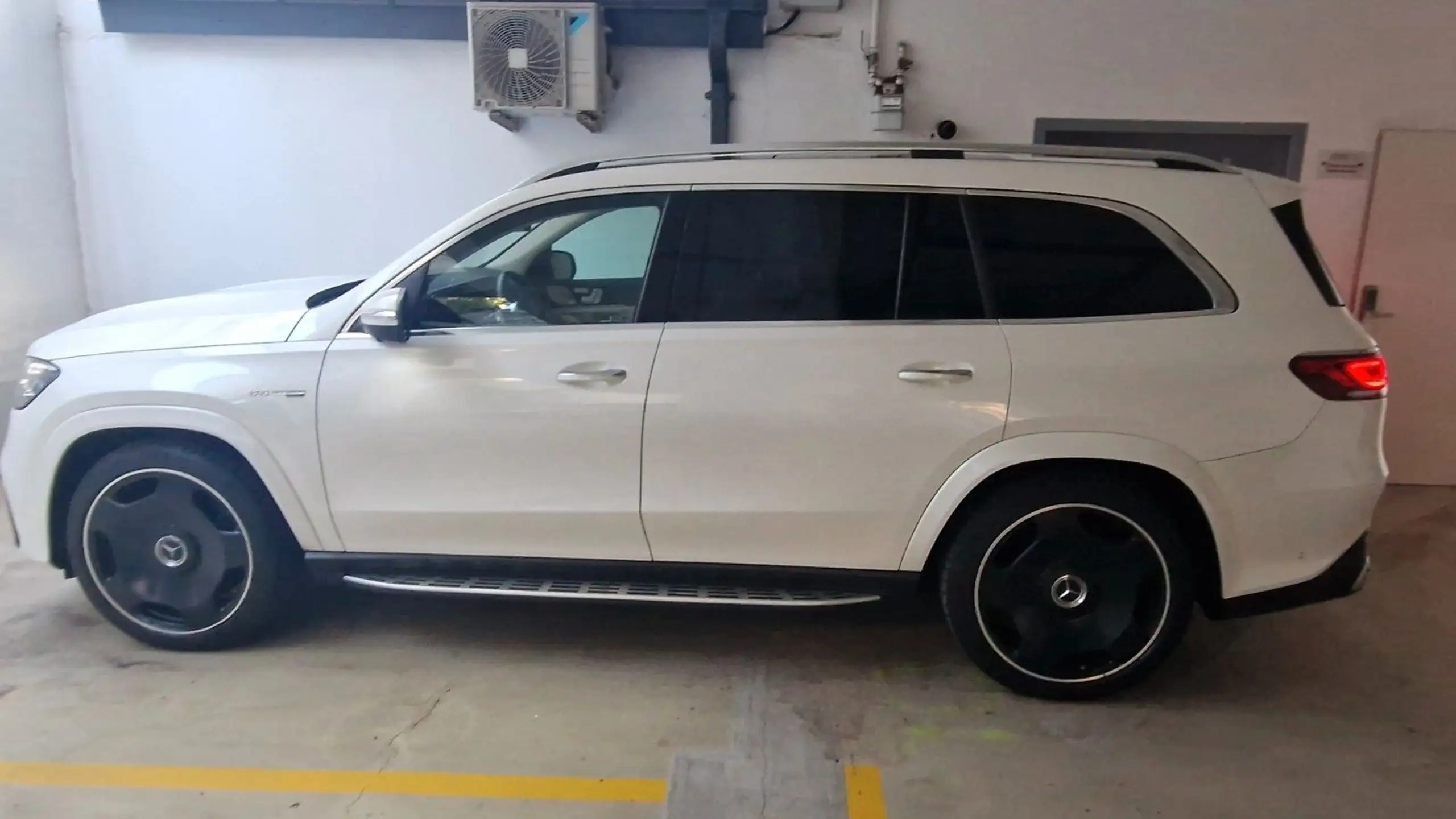 Mercedes-Benz - GLS 63 AMG