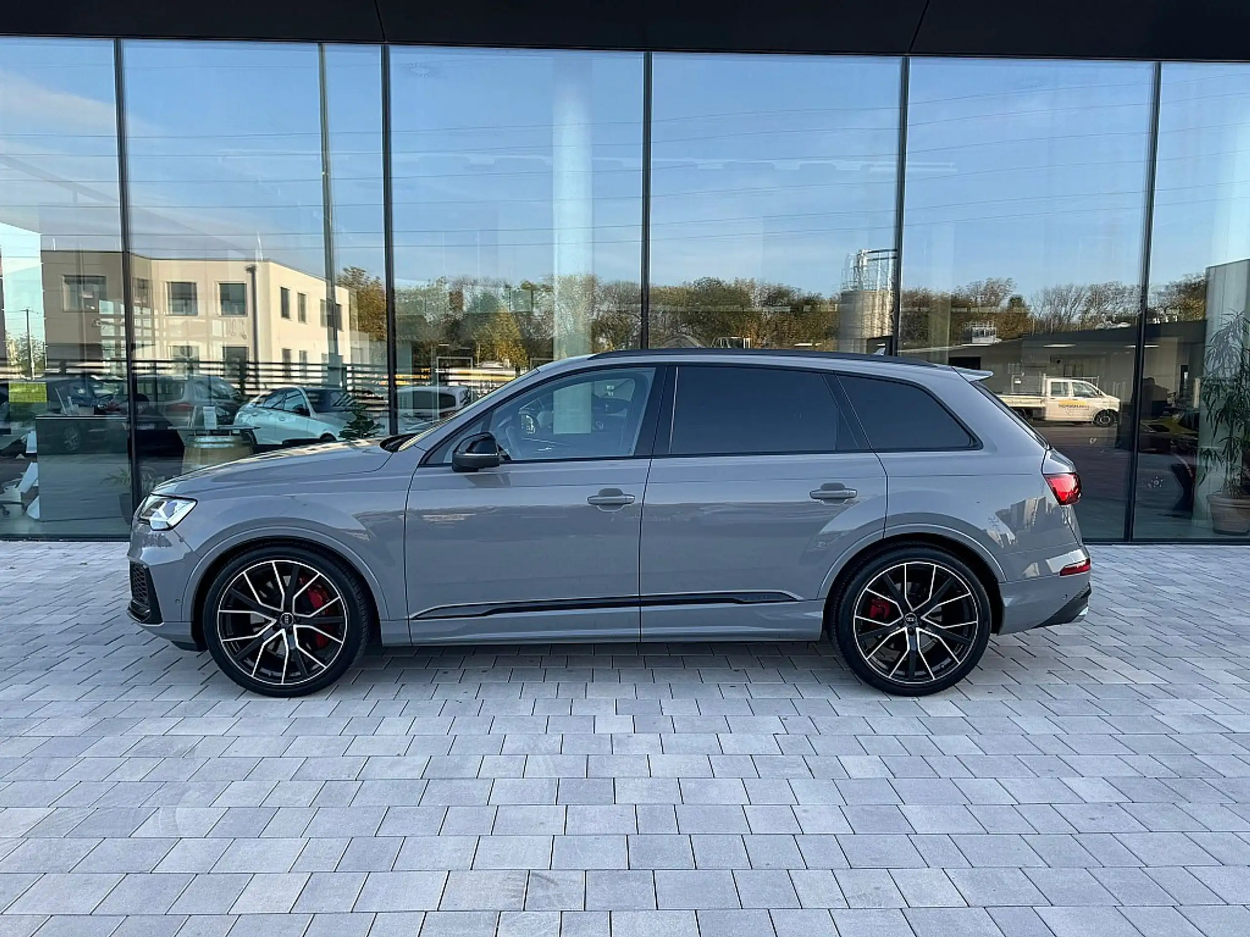 Audi - SQ7