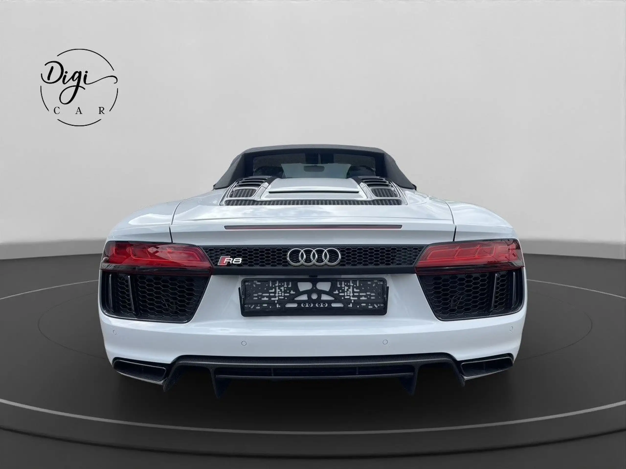 Audi - R8