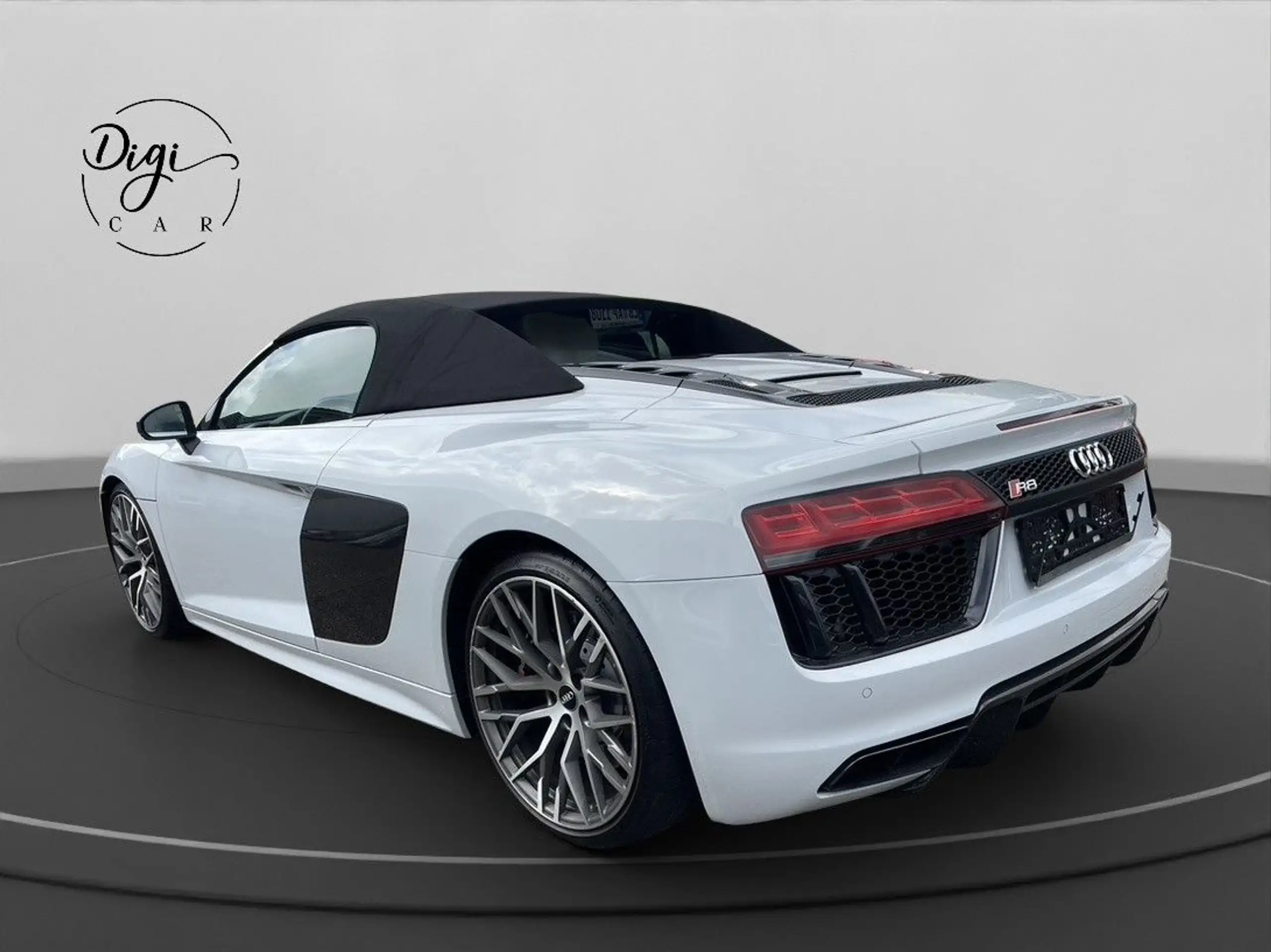 Audi - R8