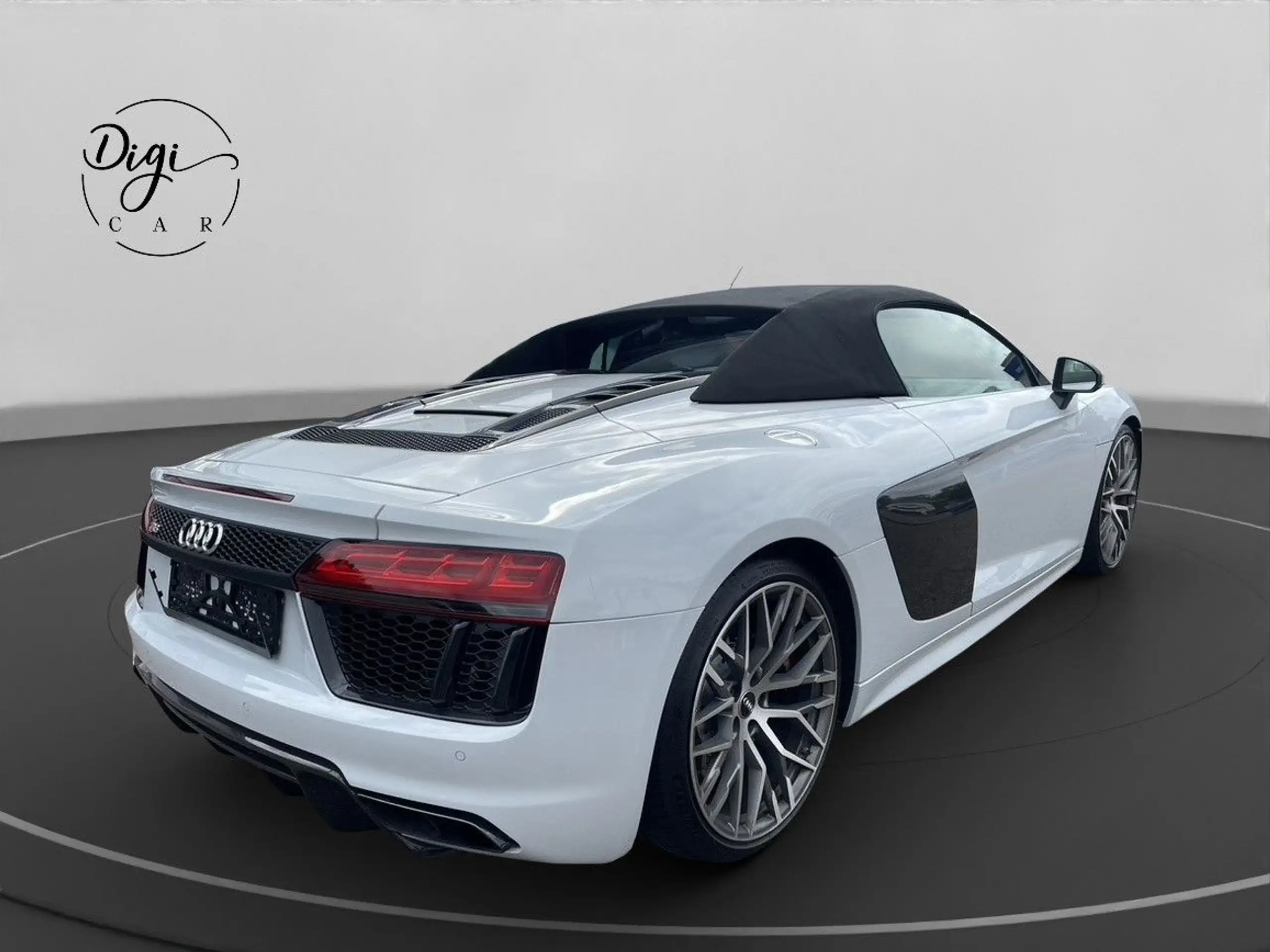 Audi - R8