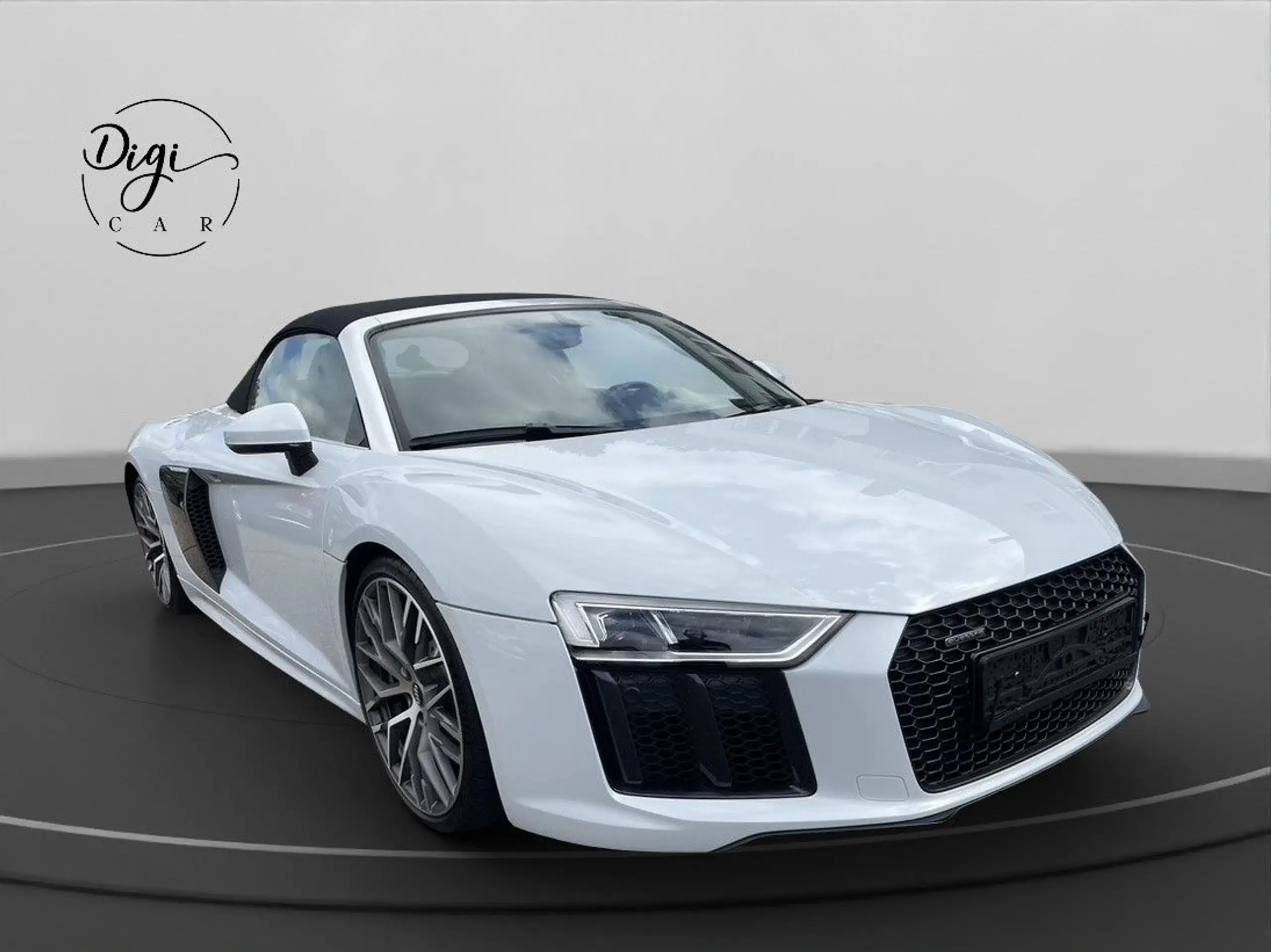 Audi - R8