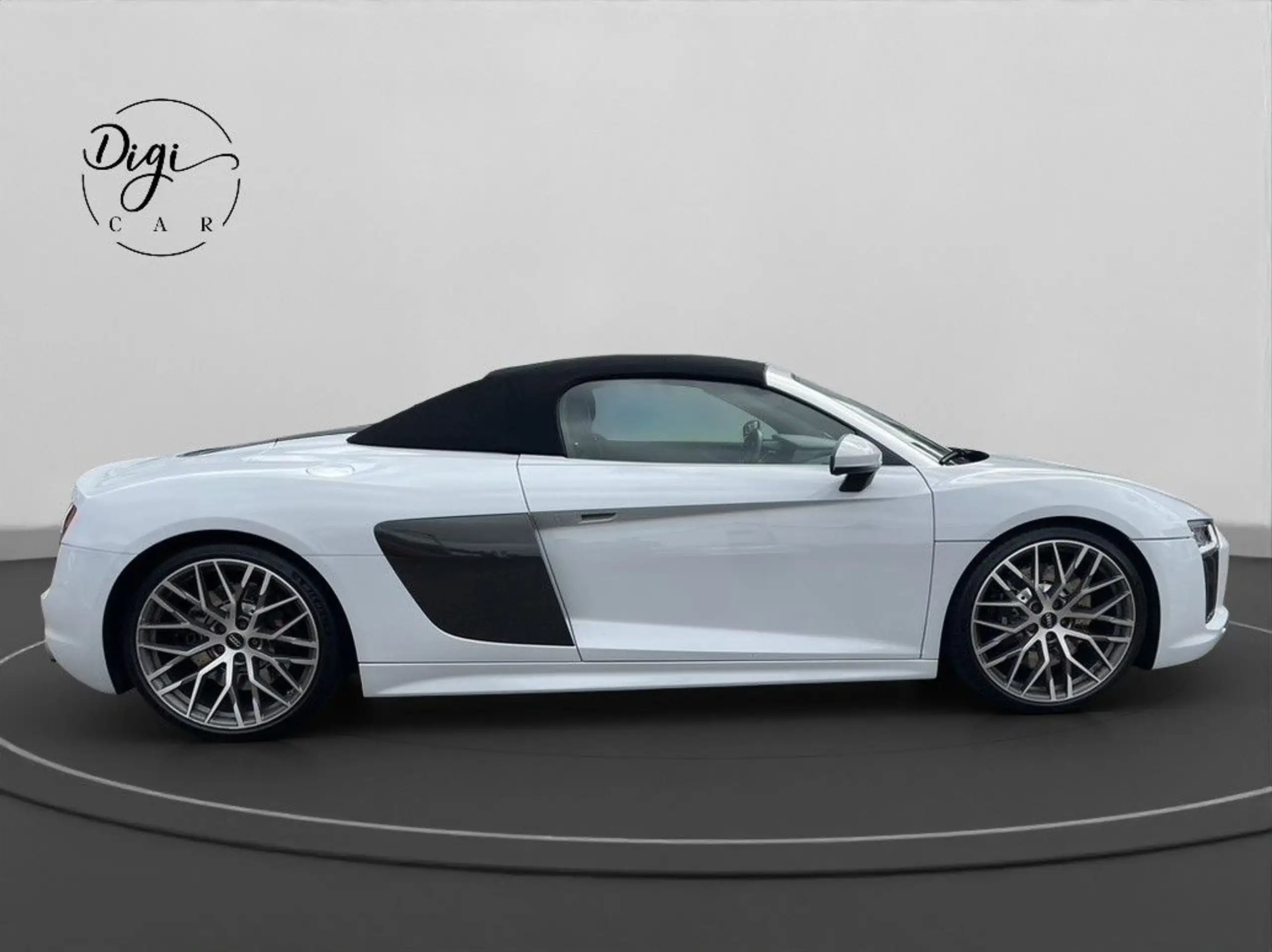 Audi - R8