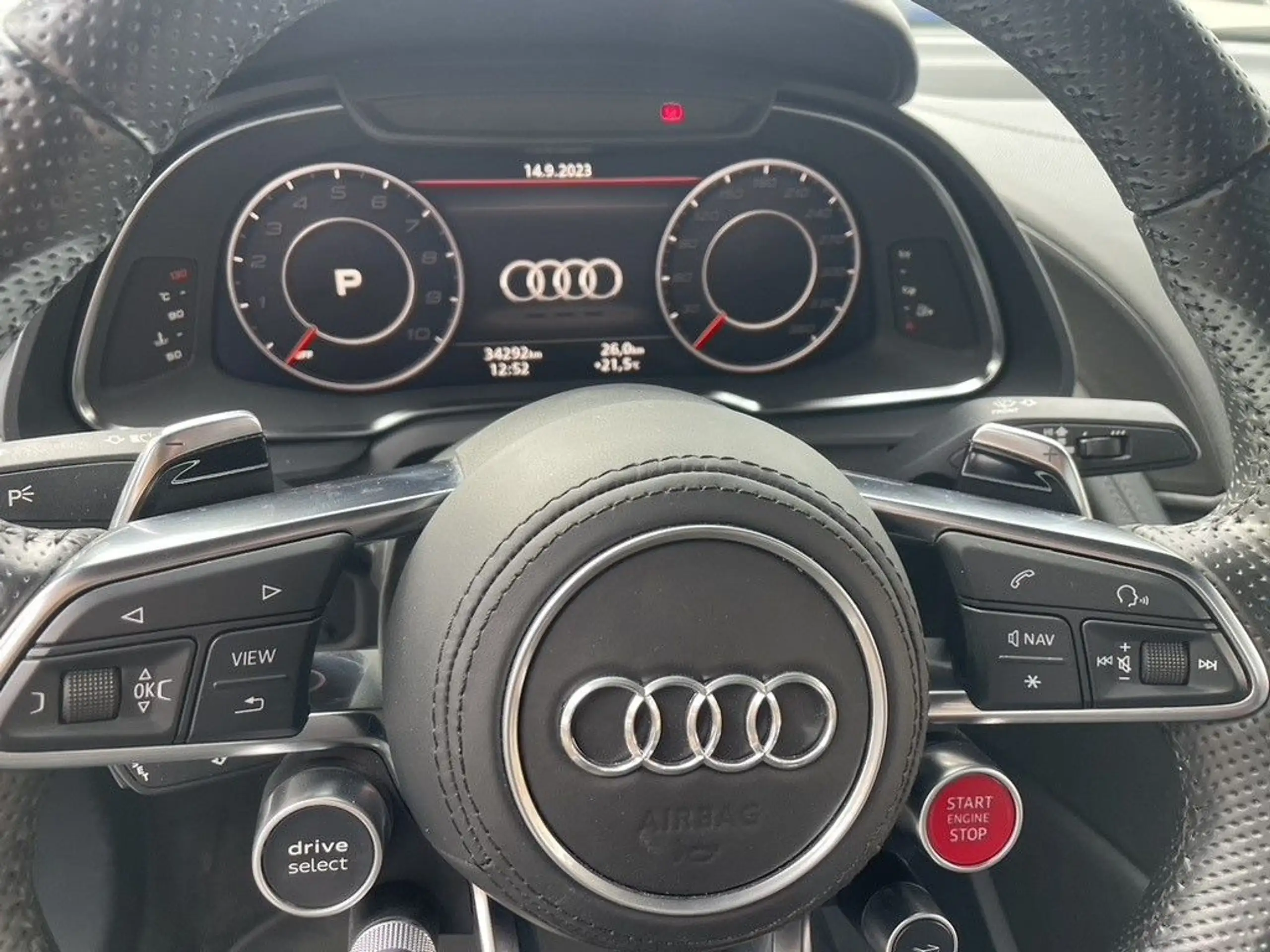 Audi - R8