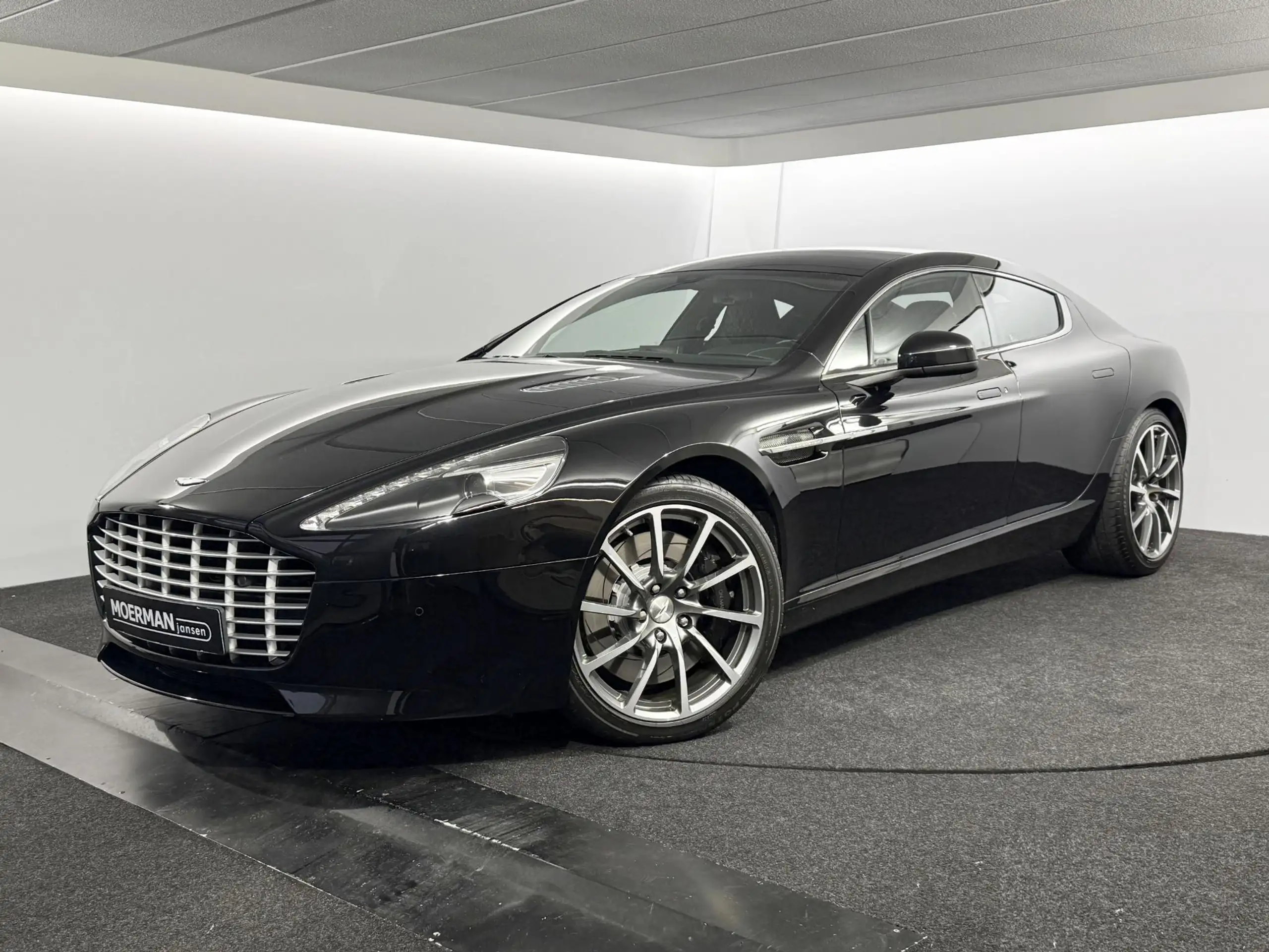 Aston Martin - Rapide