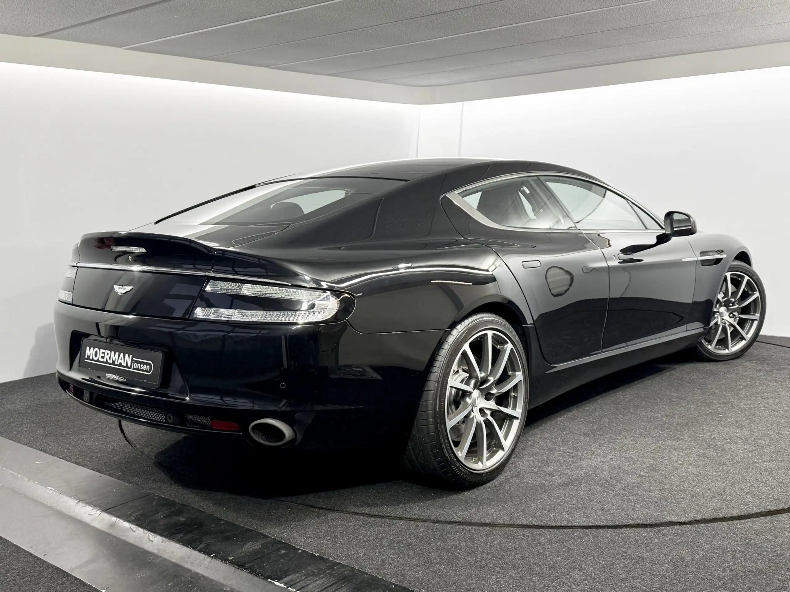 Aston Martin - Rapide