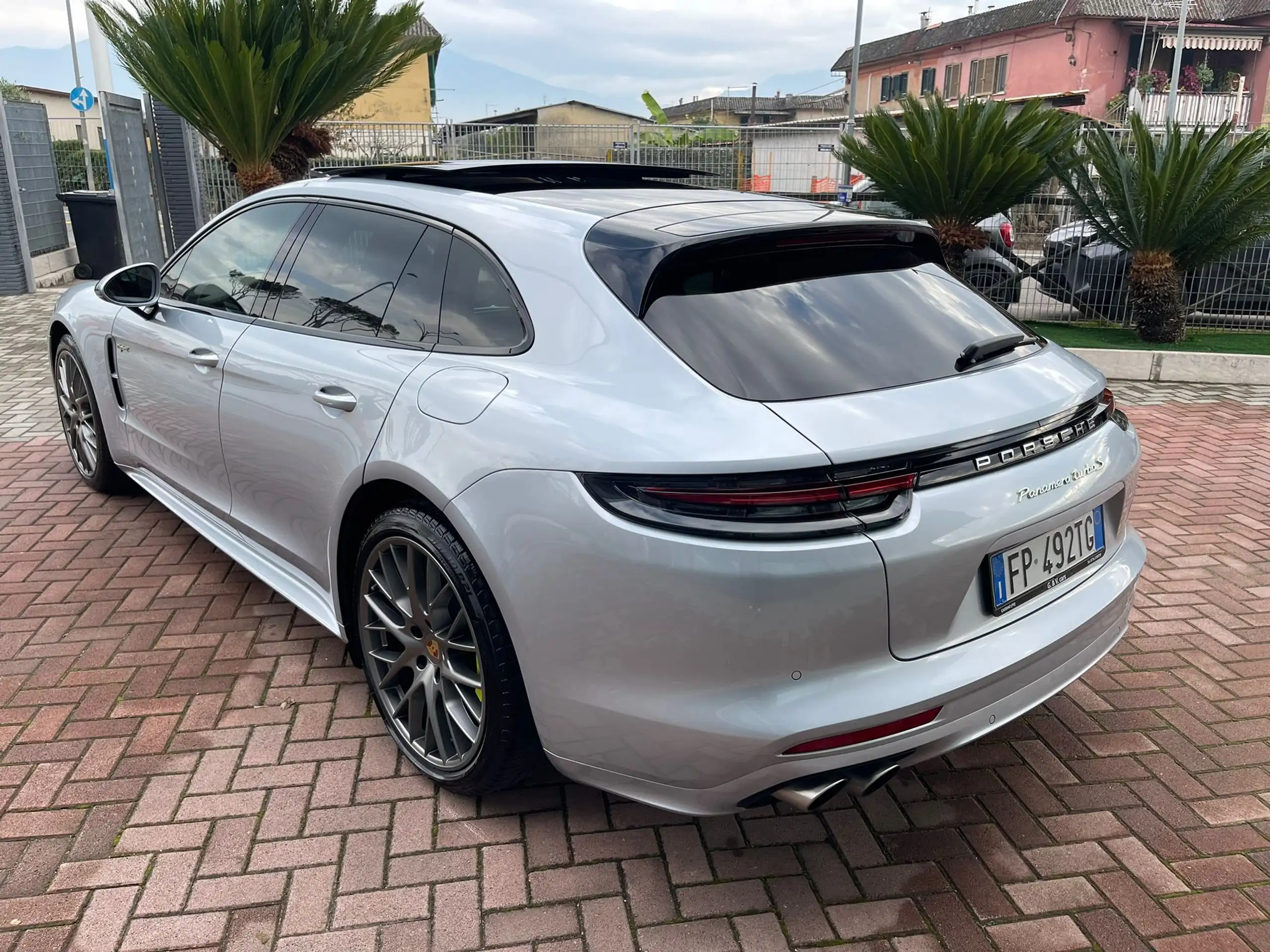 Porsche - Panamera