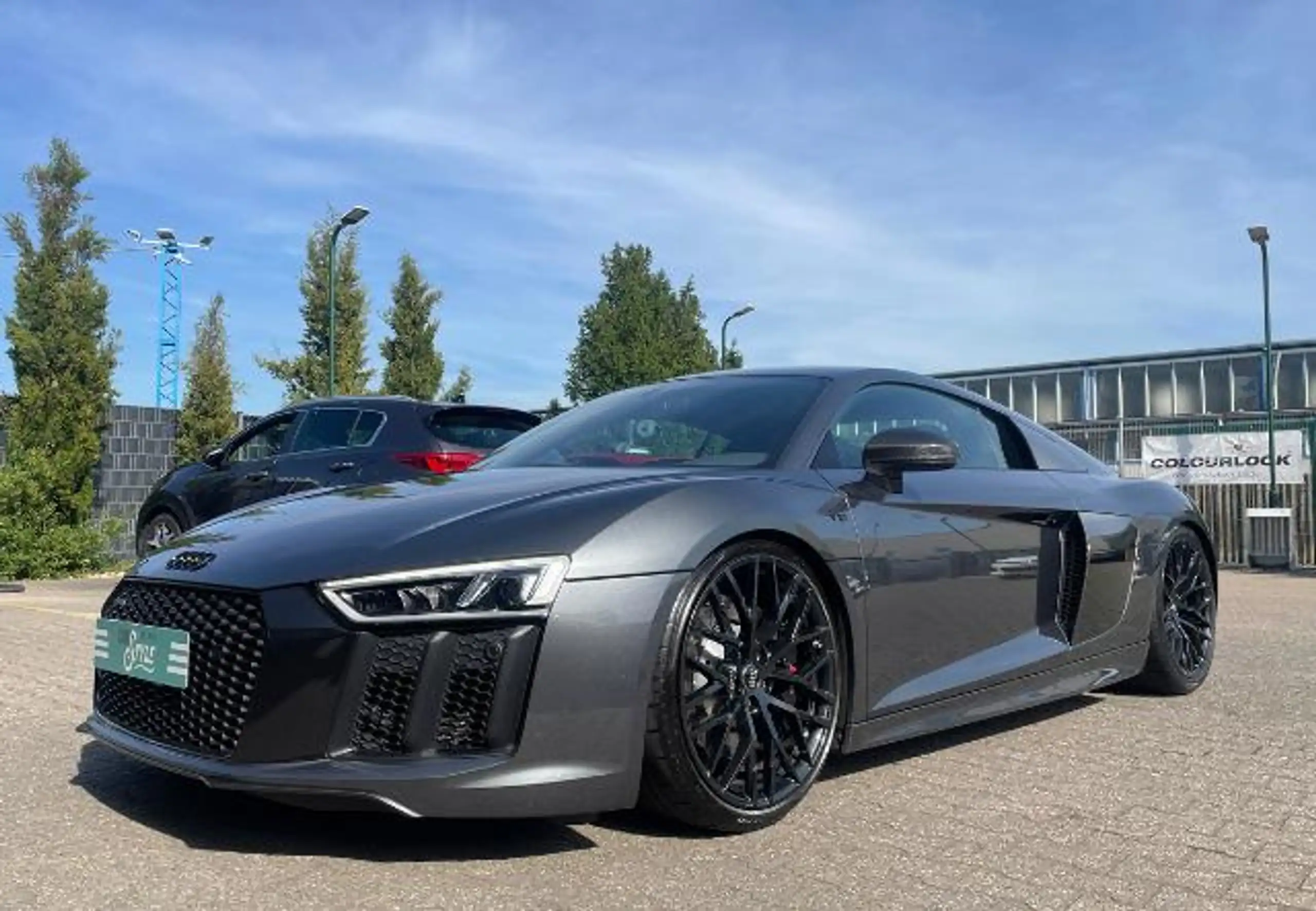 Audi - R8