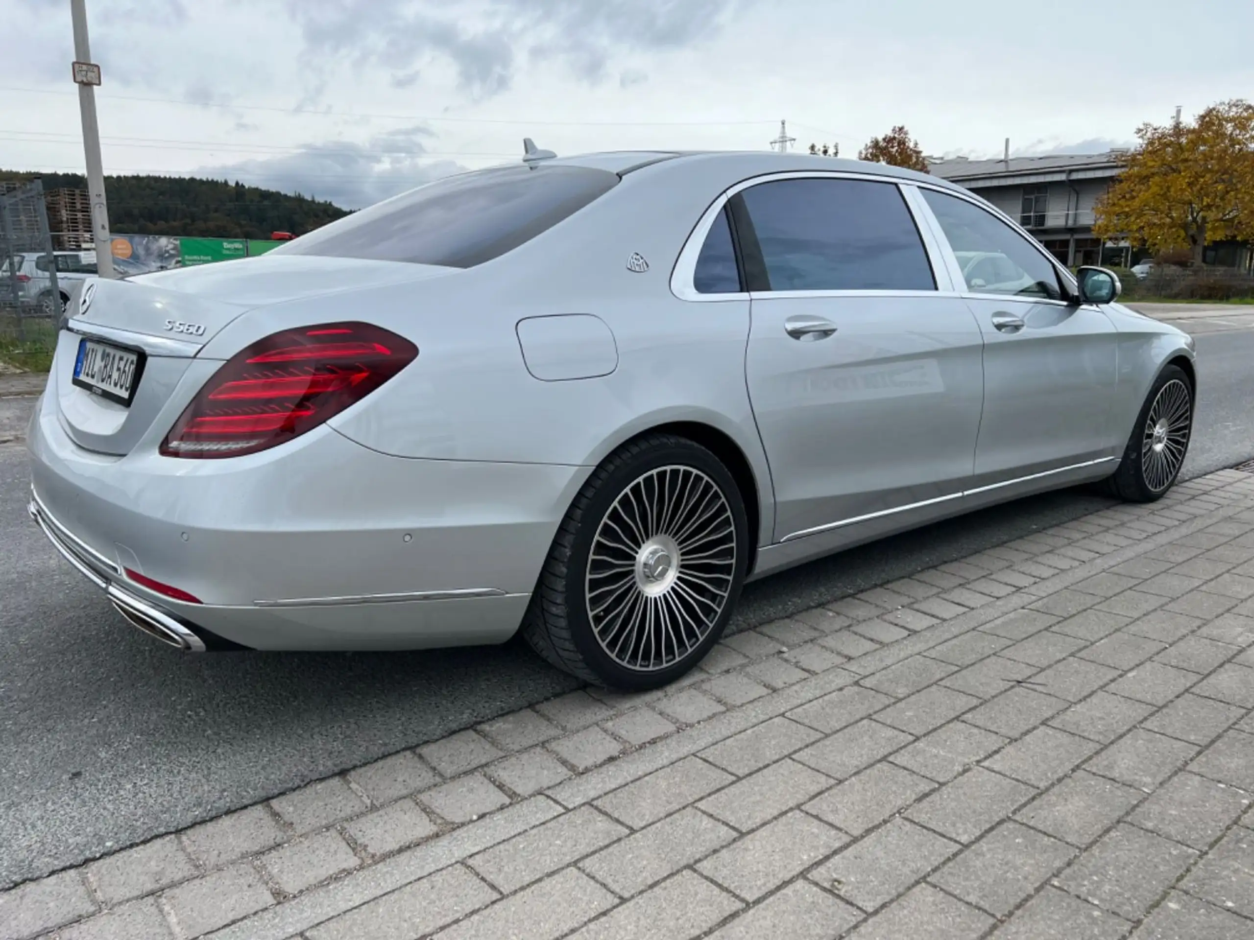 Mercedes-Benz - S 560