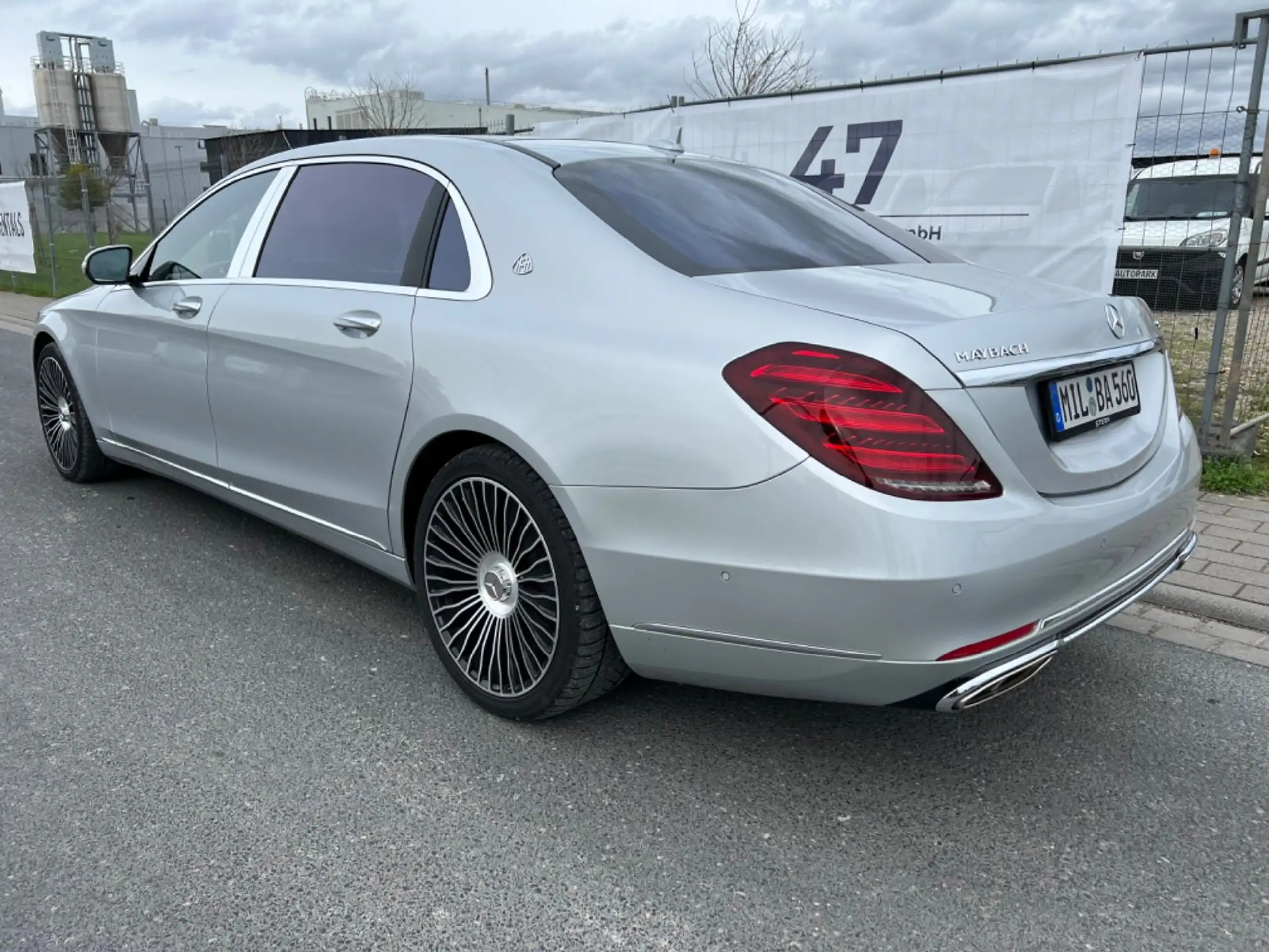 Mercedes-Benz - S 560