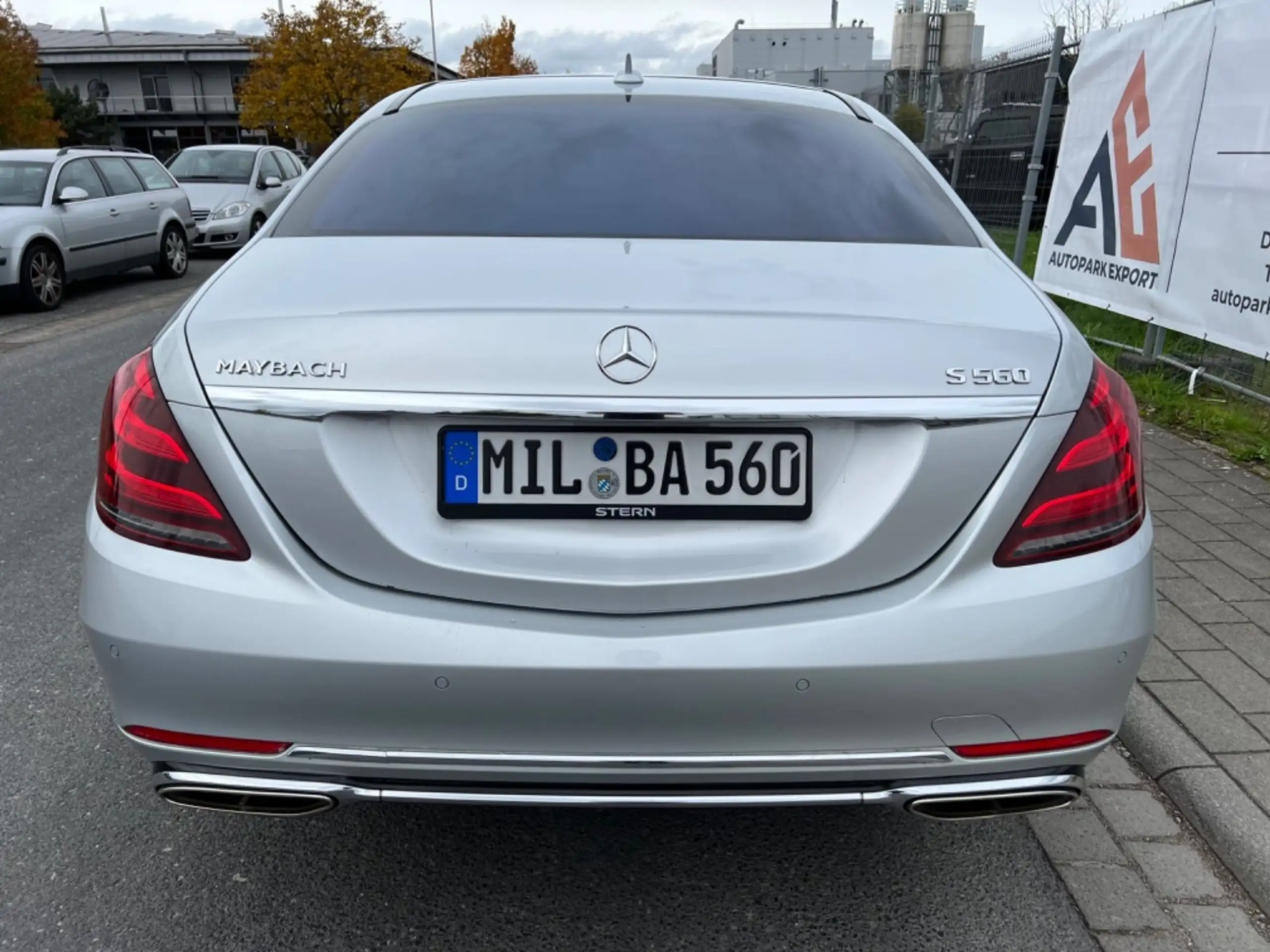 Mercedes-Benz - S 560