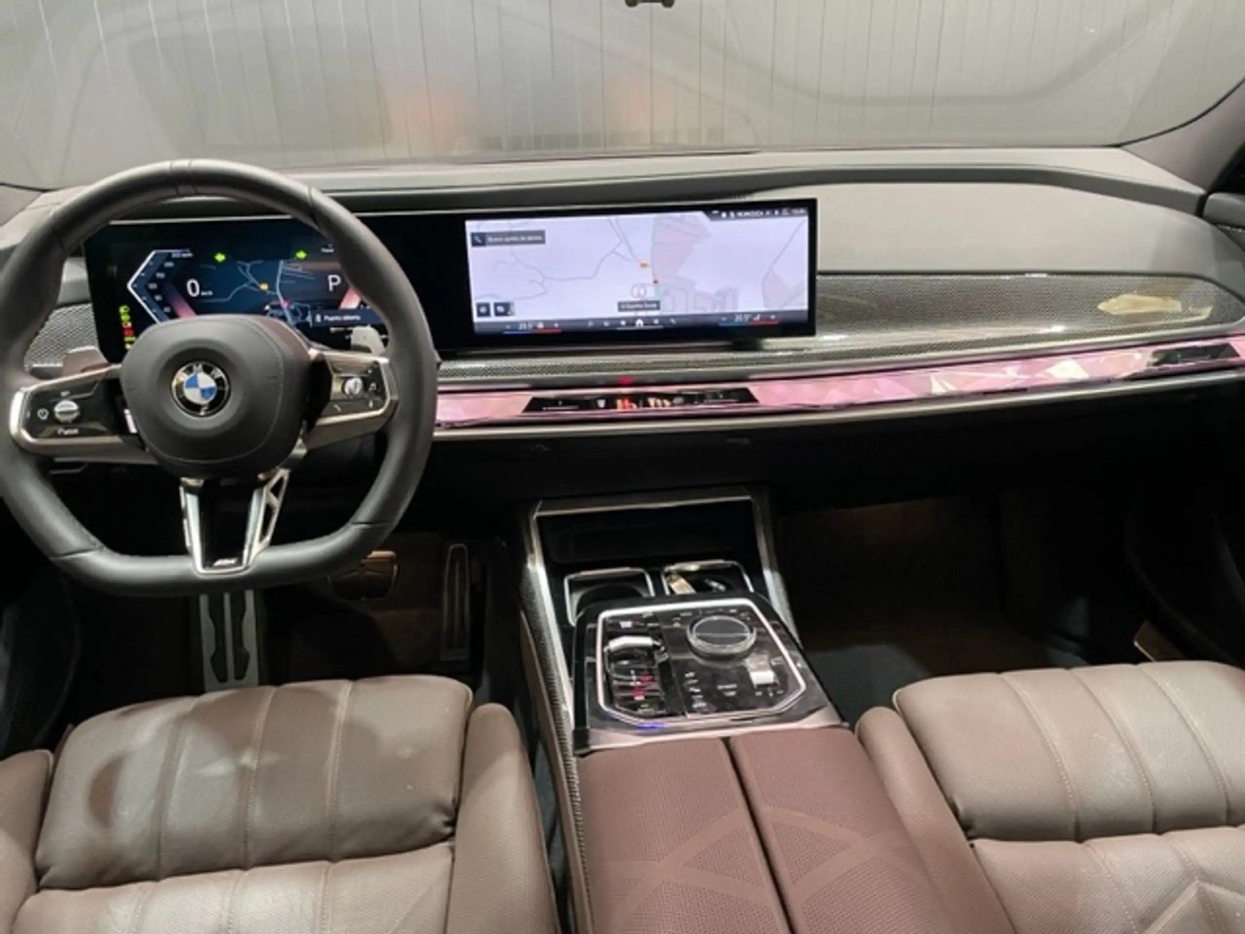 BMW - 740