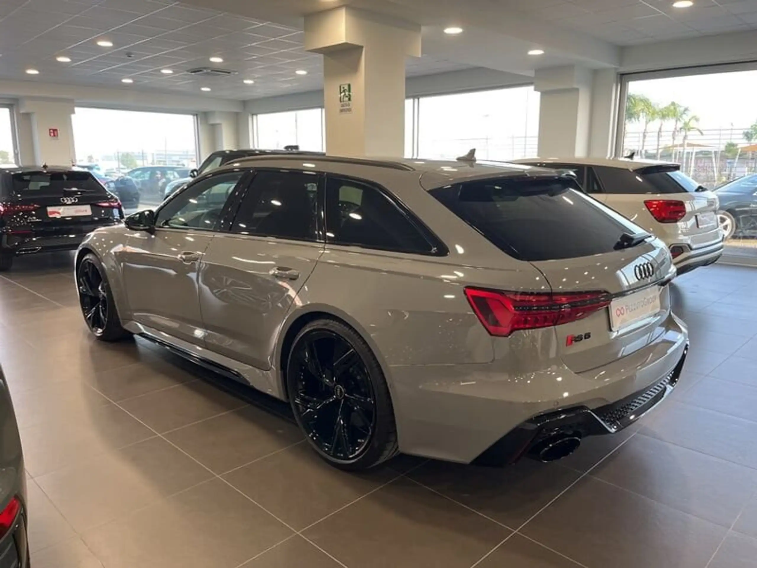 Audi - RS6