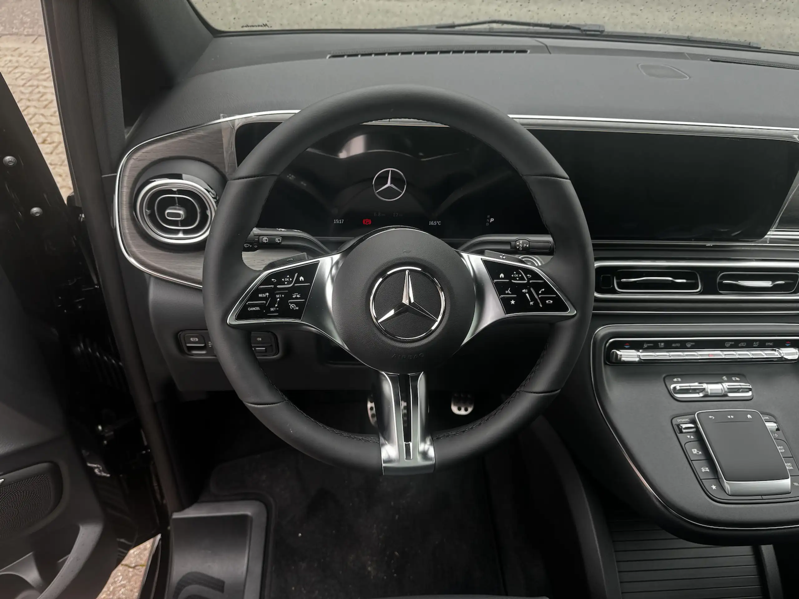 Mercedes-Benz - V 300