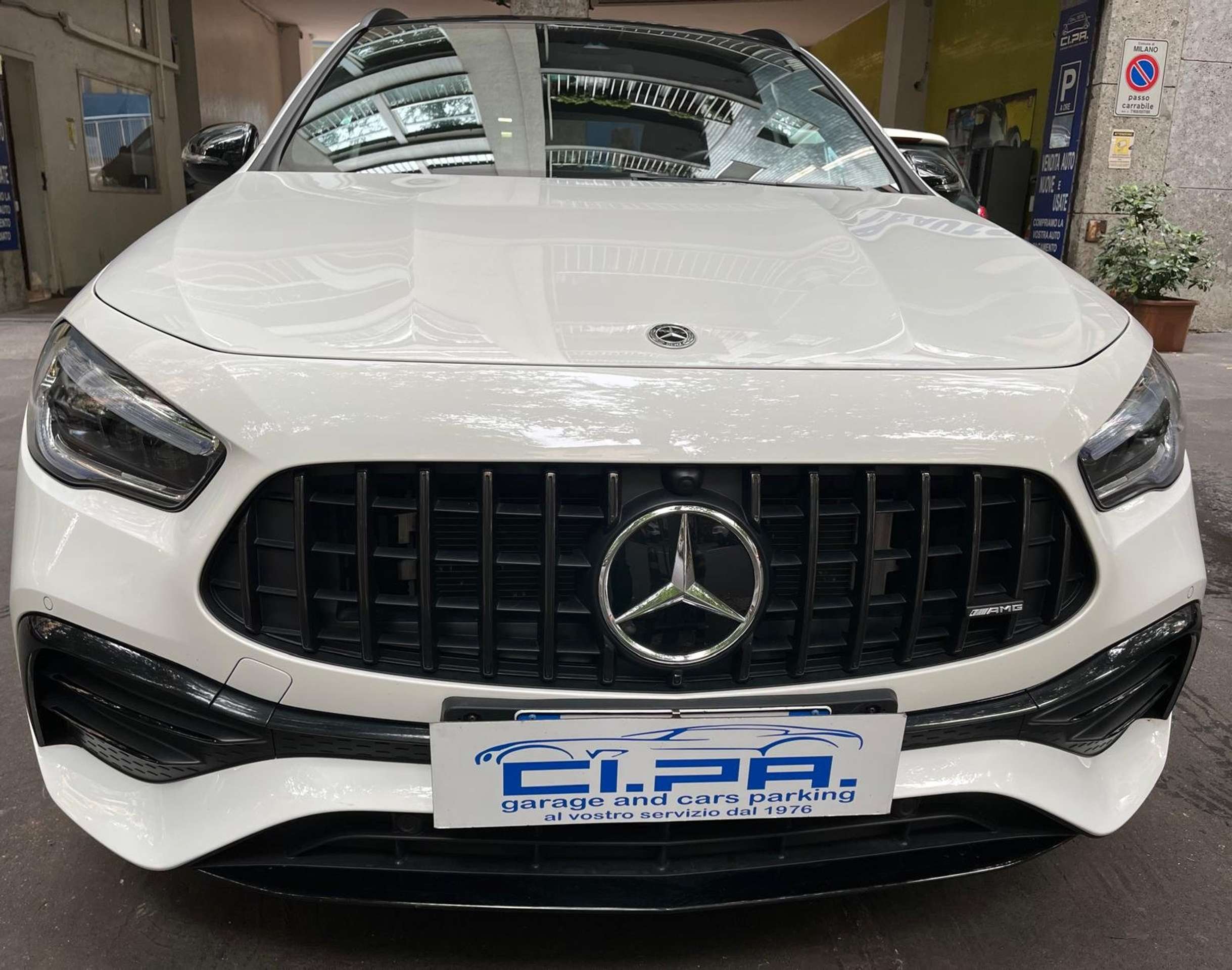 Mercedes-Benz - GLA 35 AMG