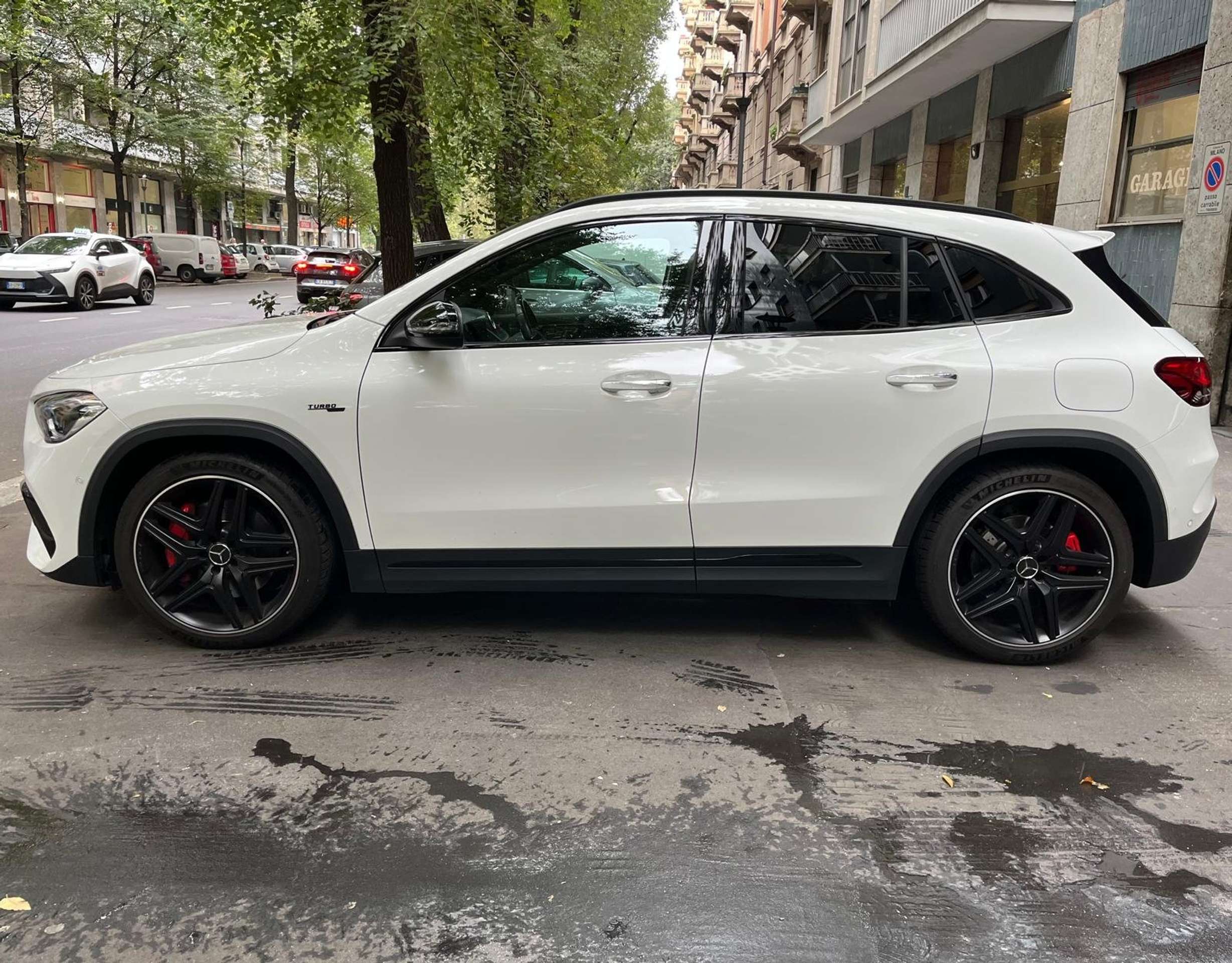 Mercedes-Benz - GLA 35 AMG