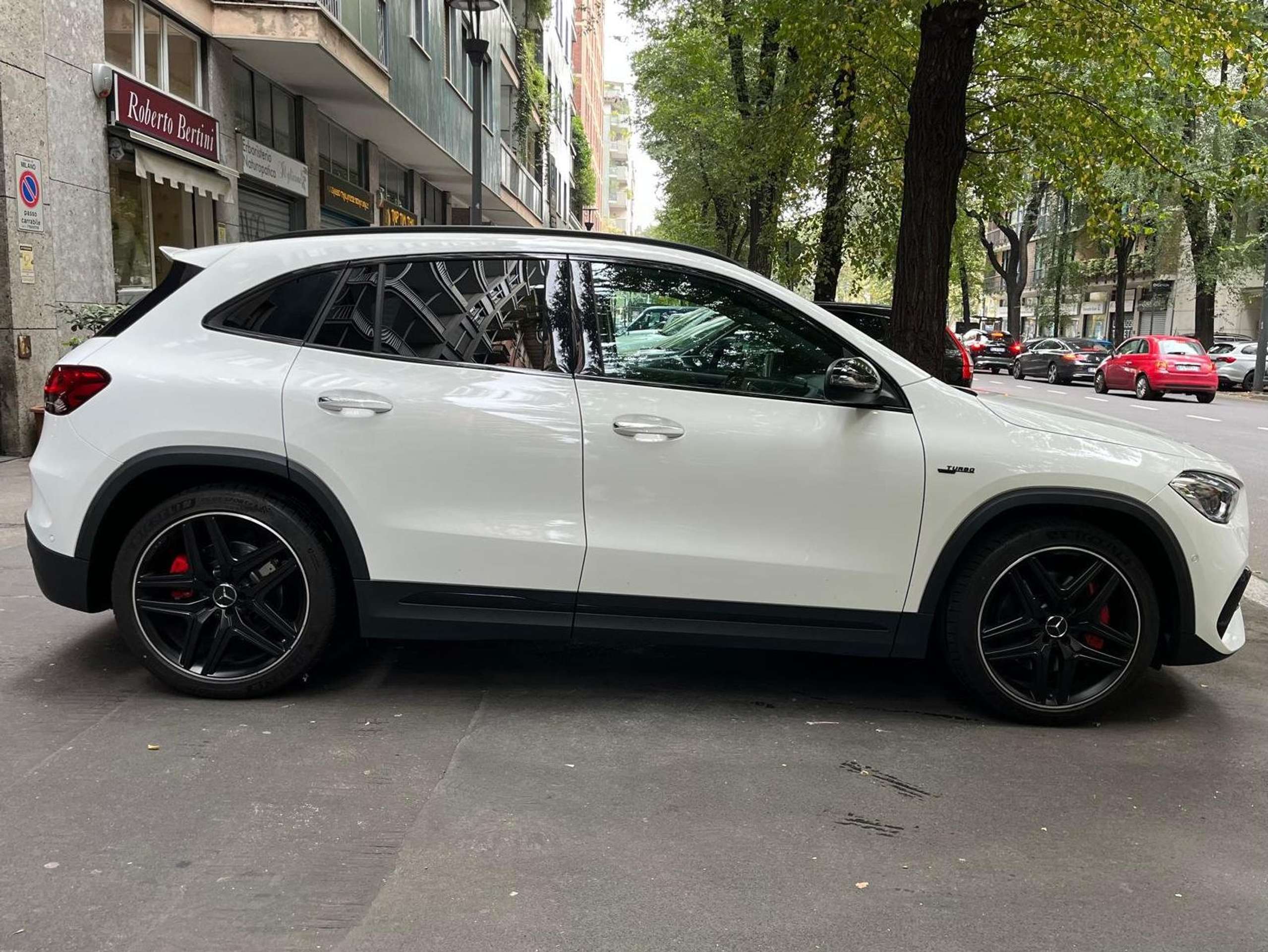 Mercedes-Benz - GLA 35 AMG