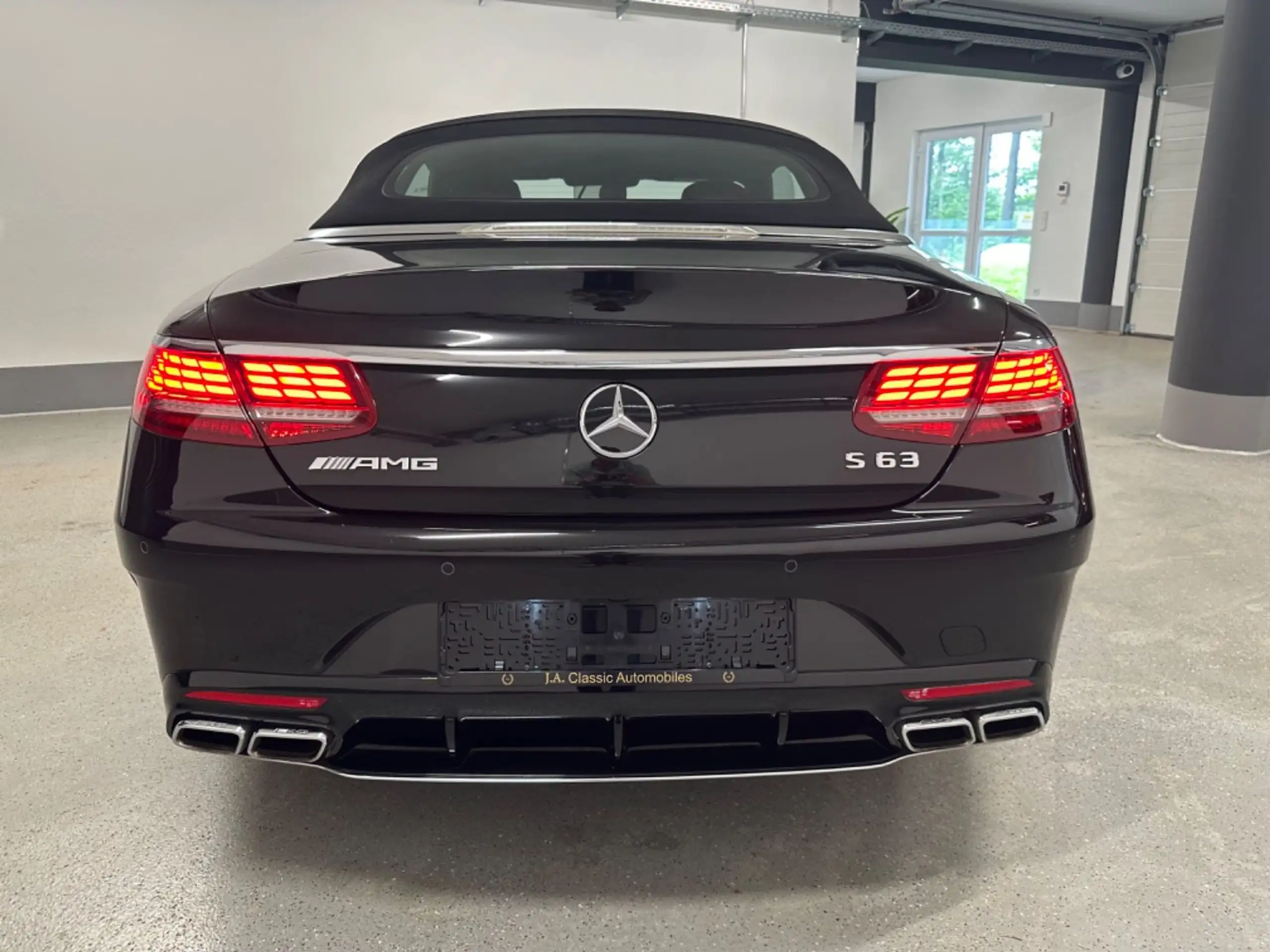 Mercedes-Benz - S 63 AMG