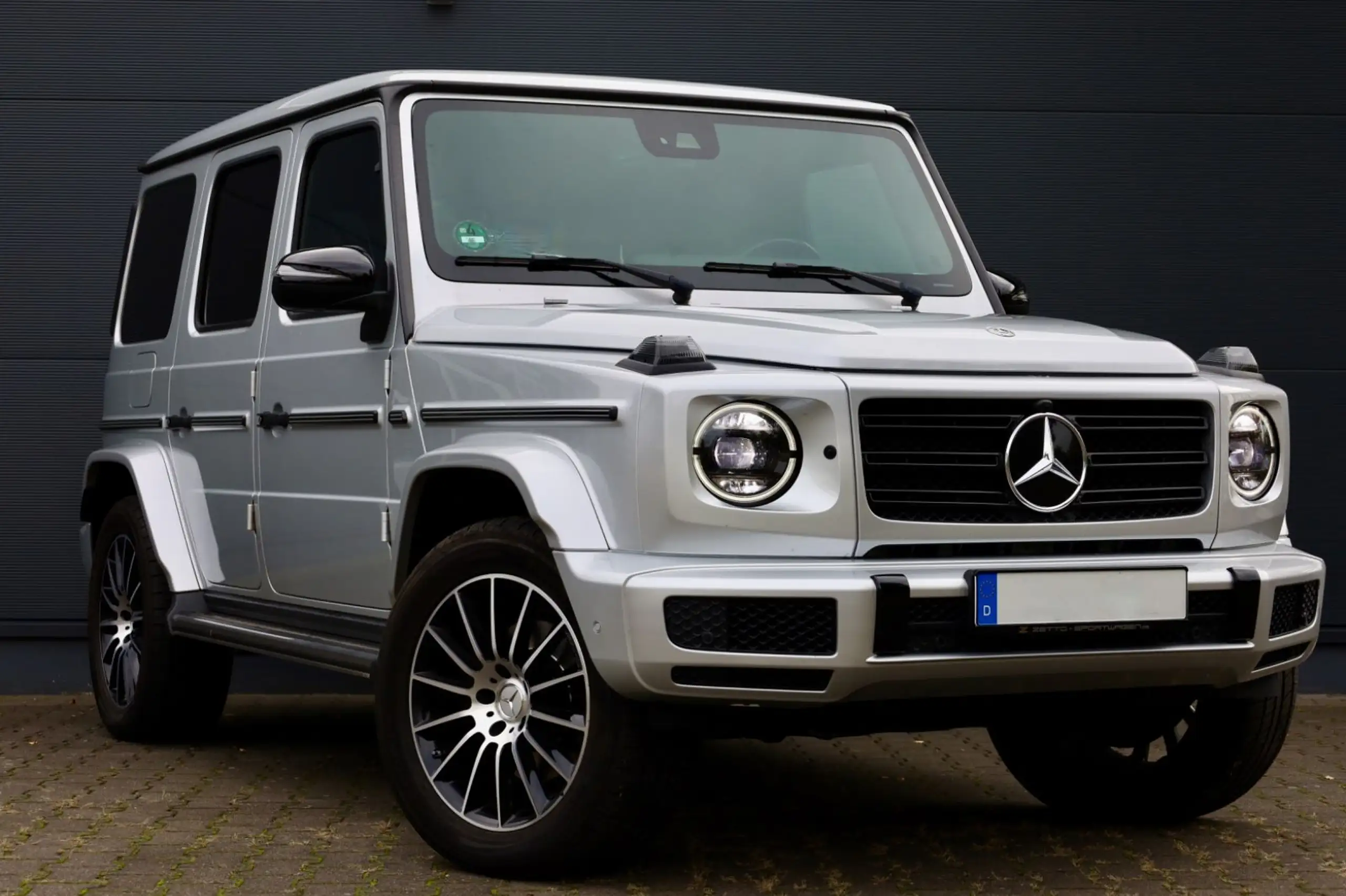 Mercedes-Benz - G 350