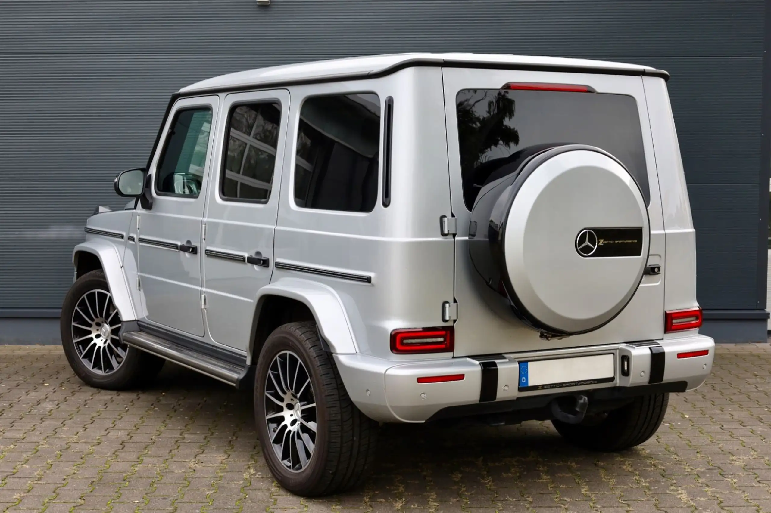 Mercedes-Benz - G 350