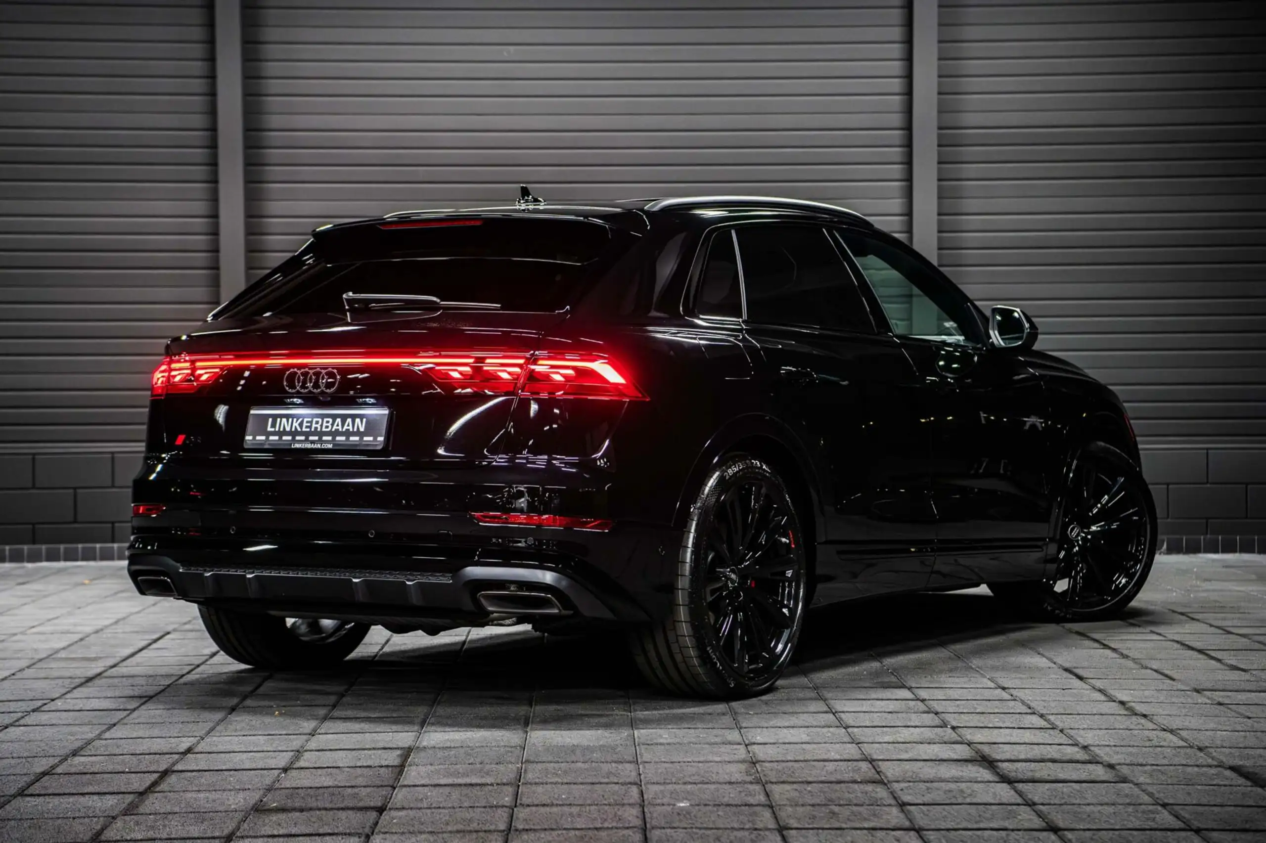 Audi - Q8