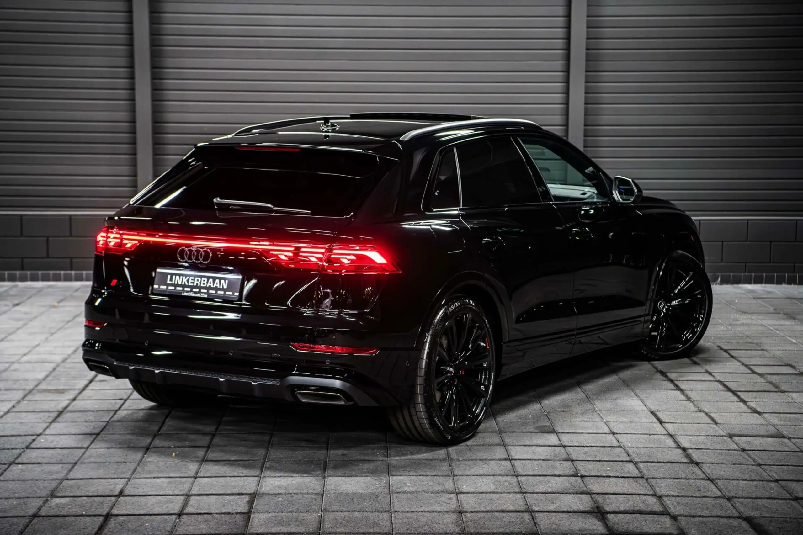 Audi - Q8