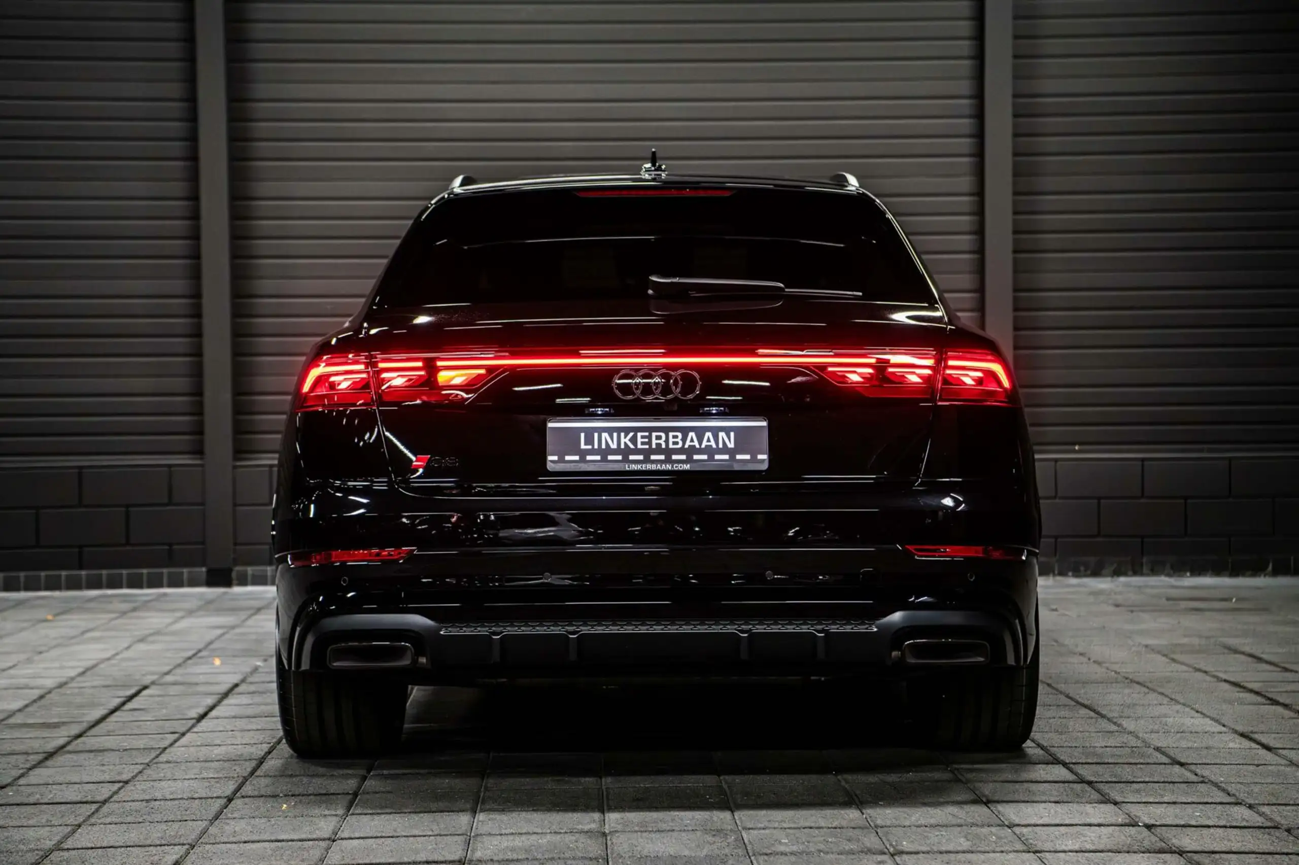 Audi - Q8