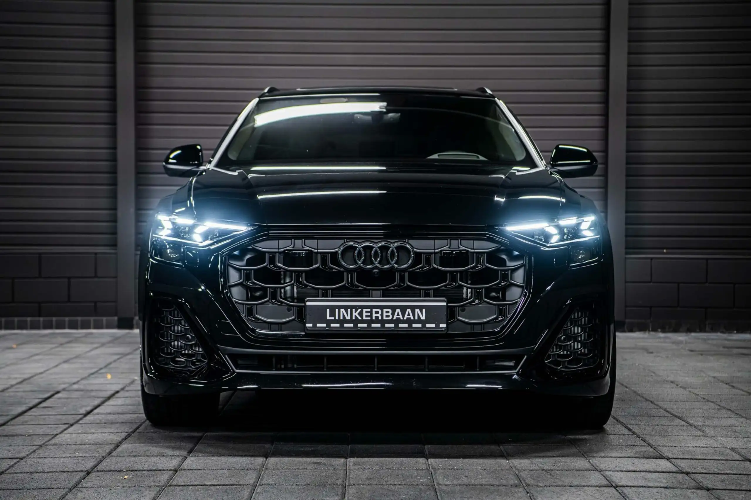 Audi - Q8