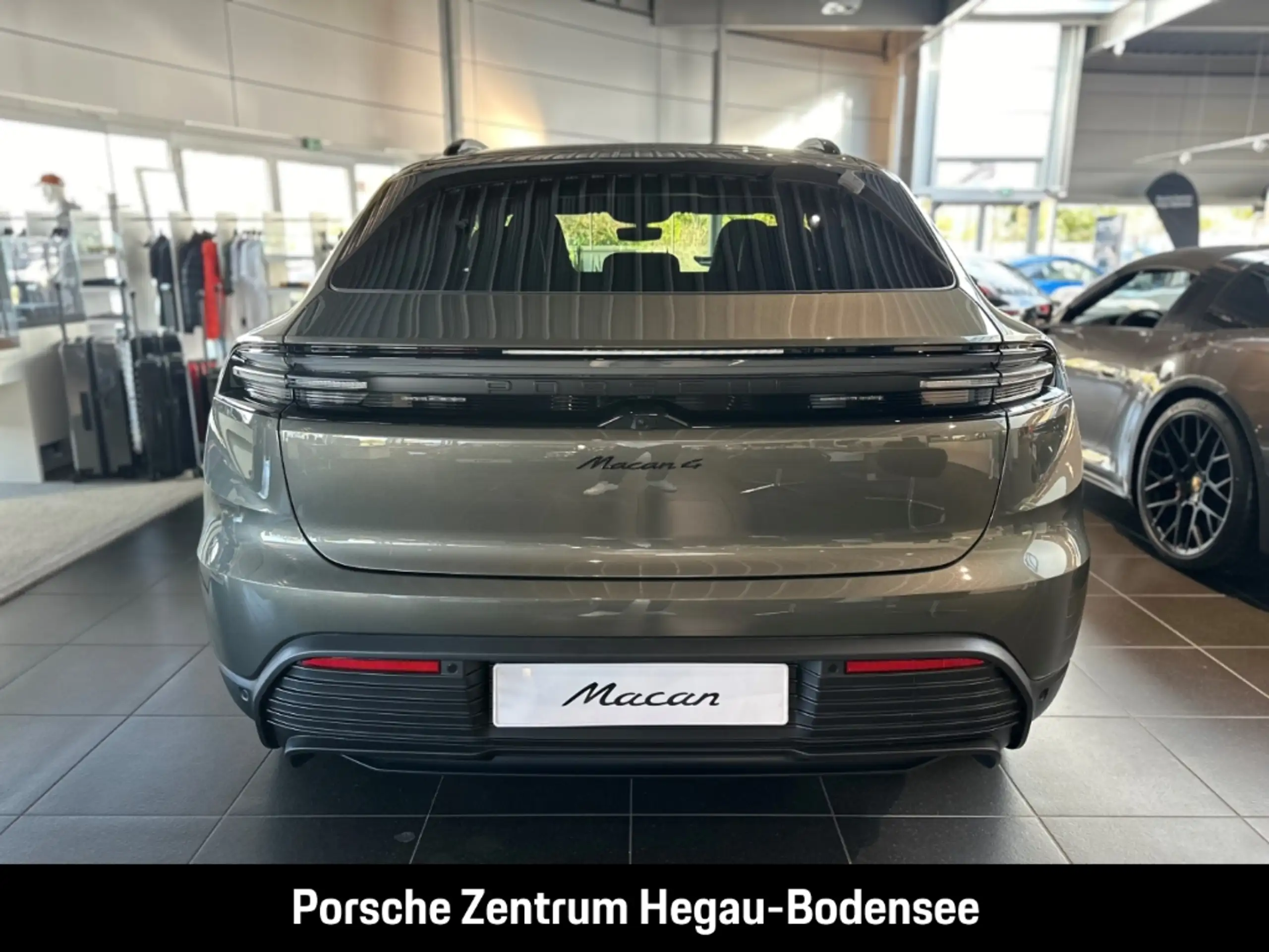 Porsche - Macan