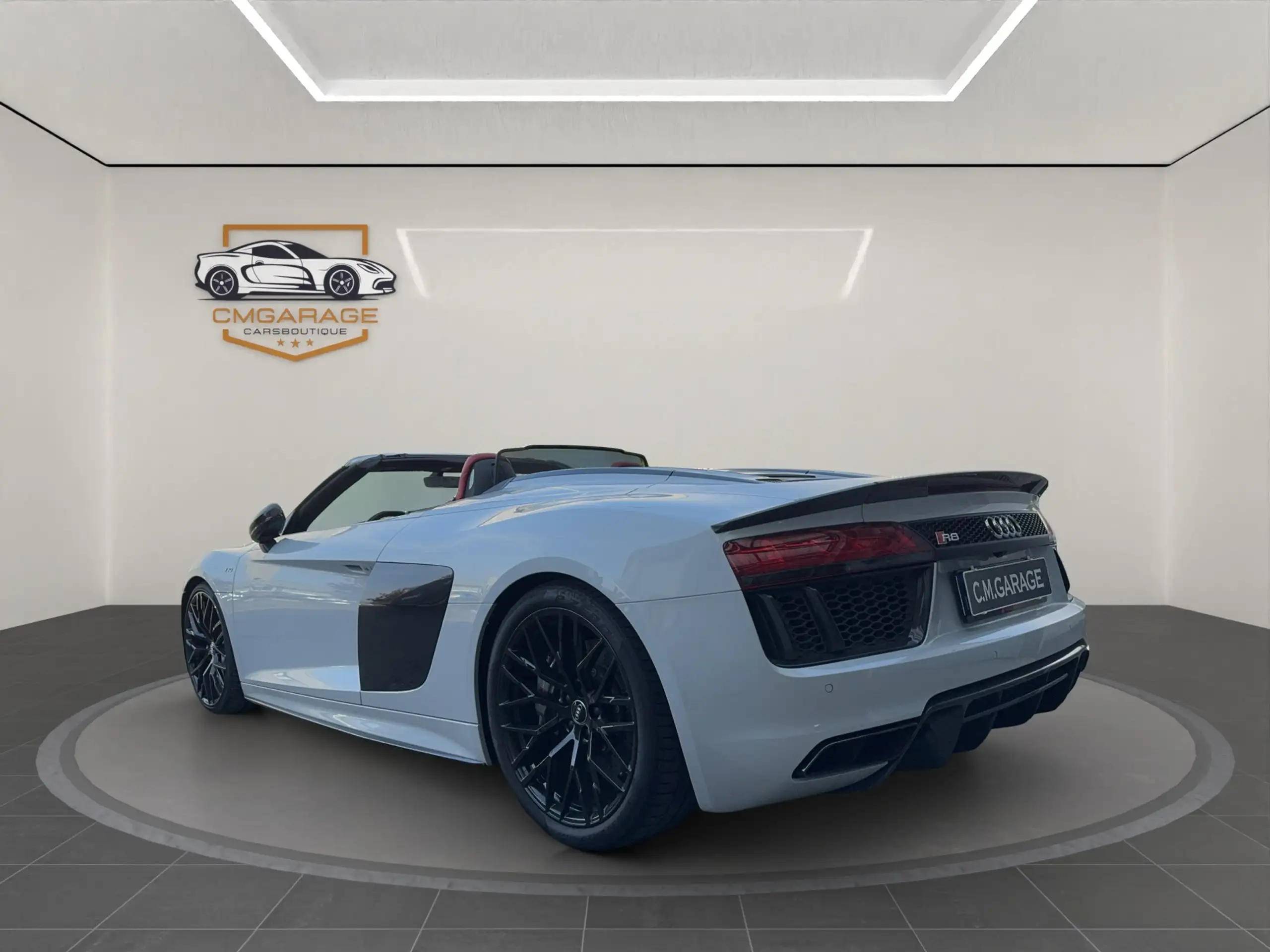 Audi - R8