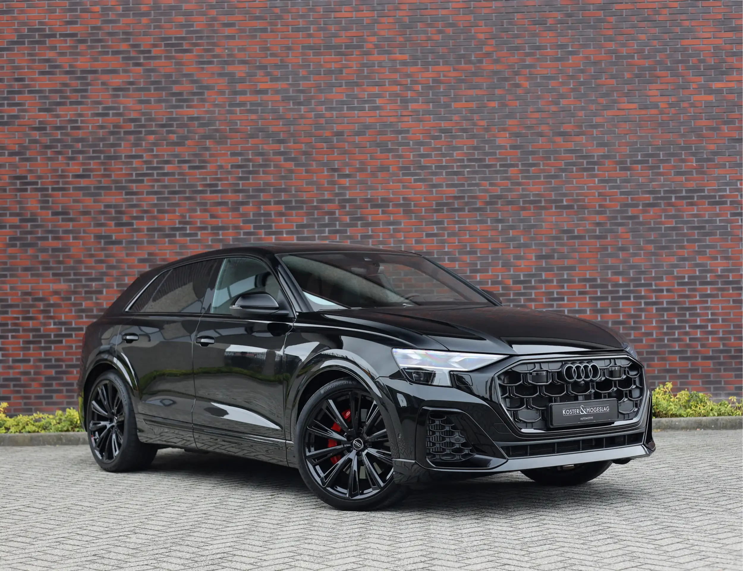 Audi - Q8