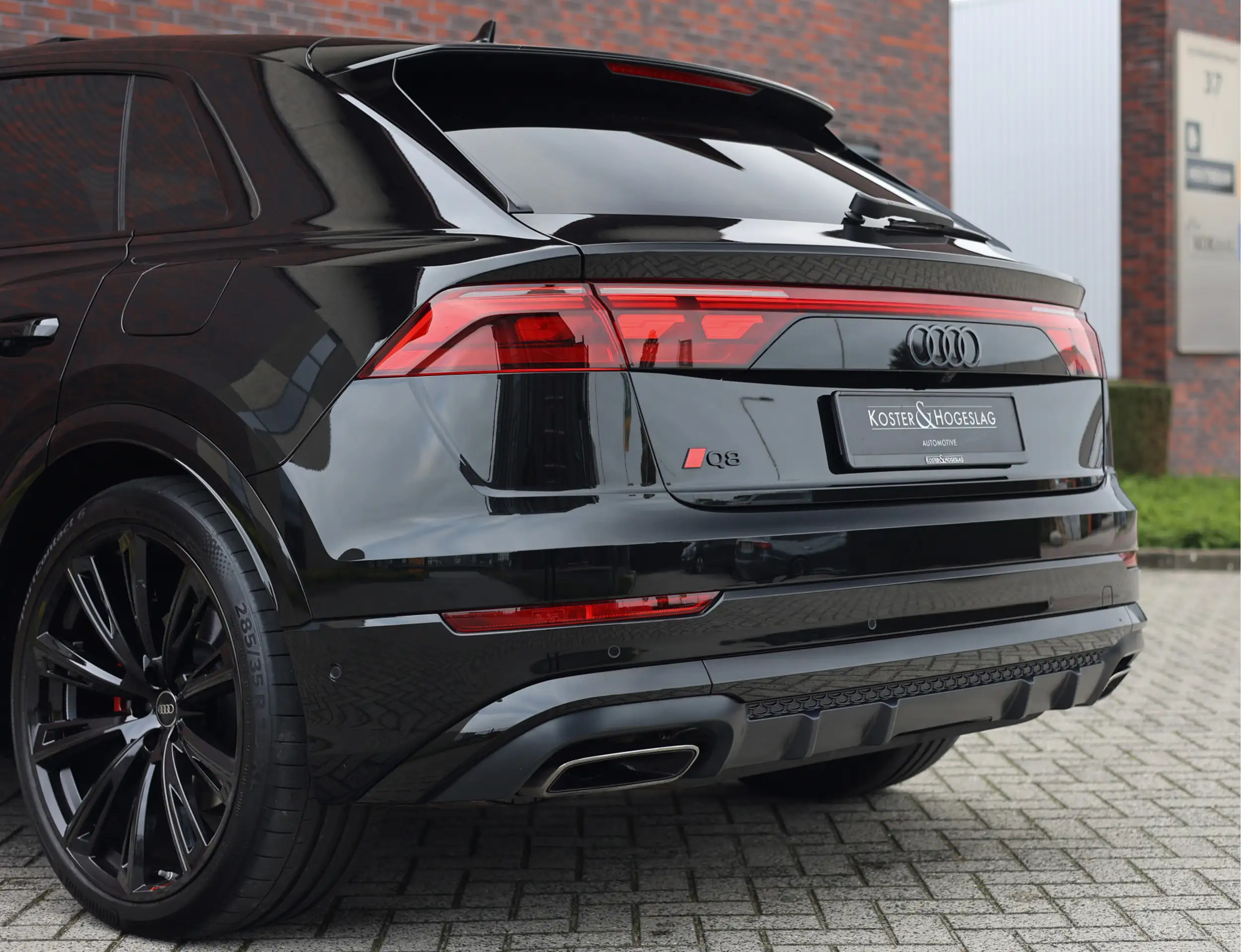 Audi - Q8