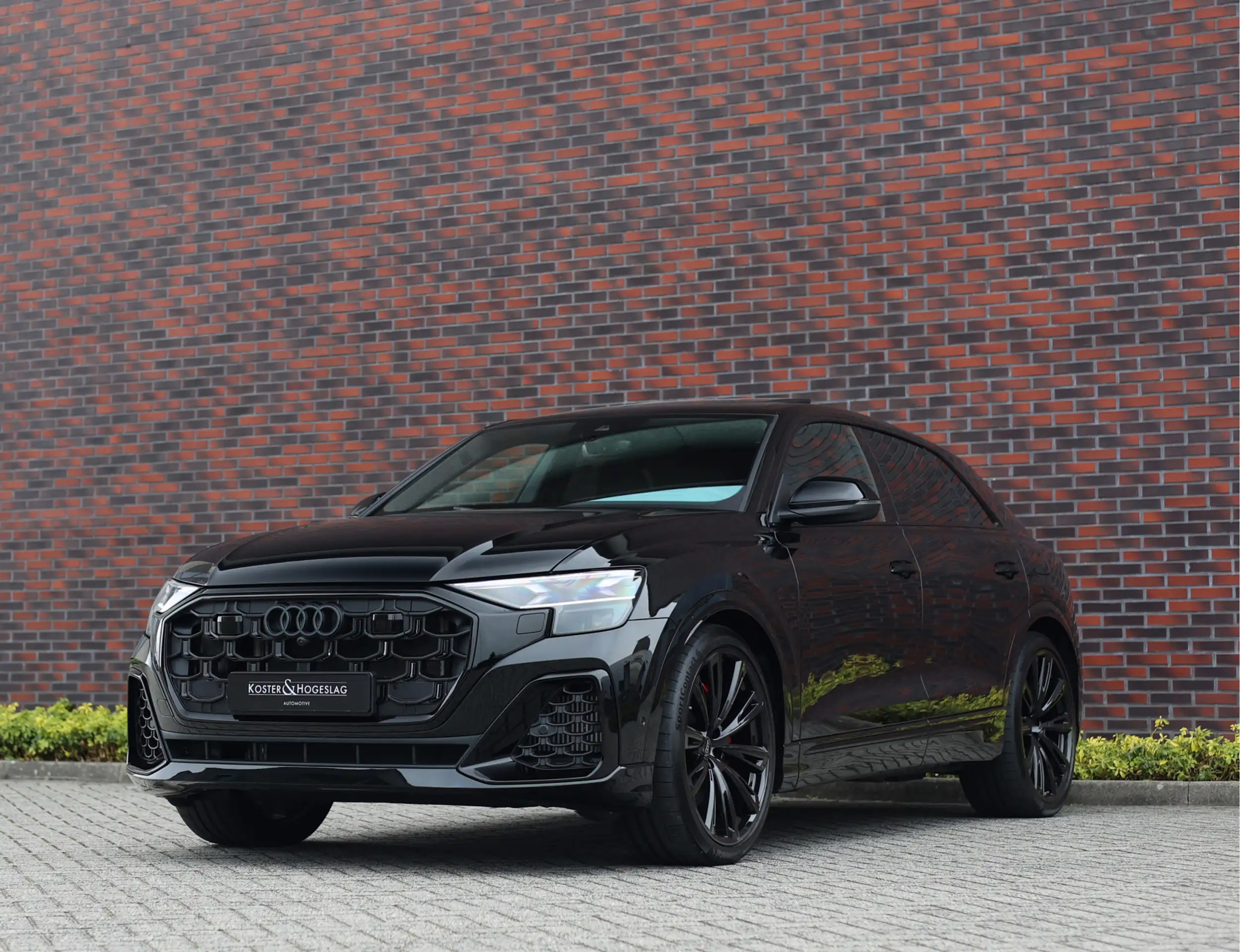 Audi - Q8