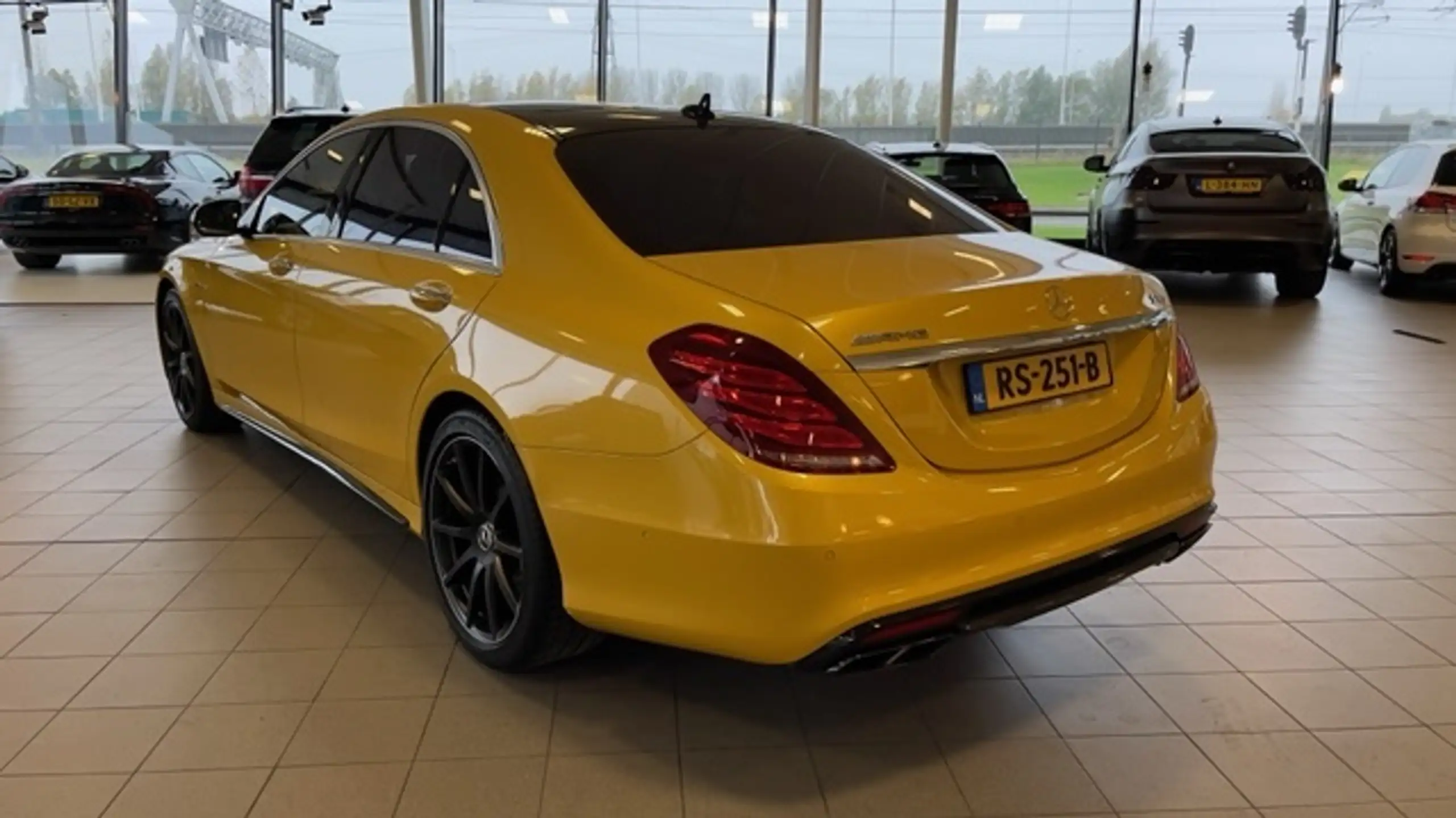 Mercedes-Benz - S 65 AMG