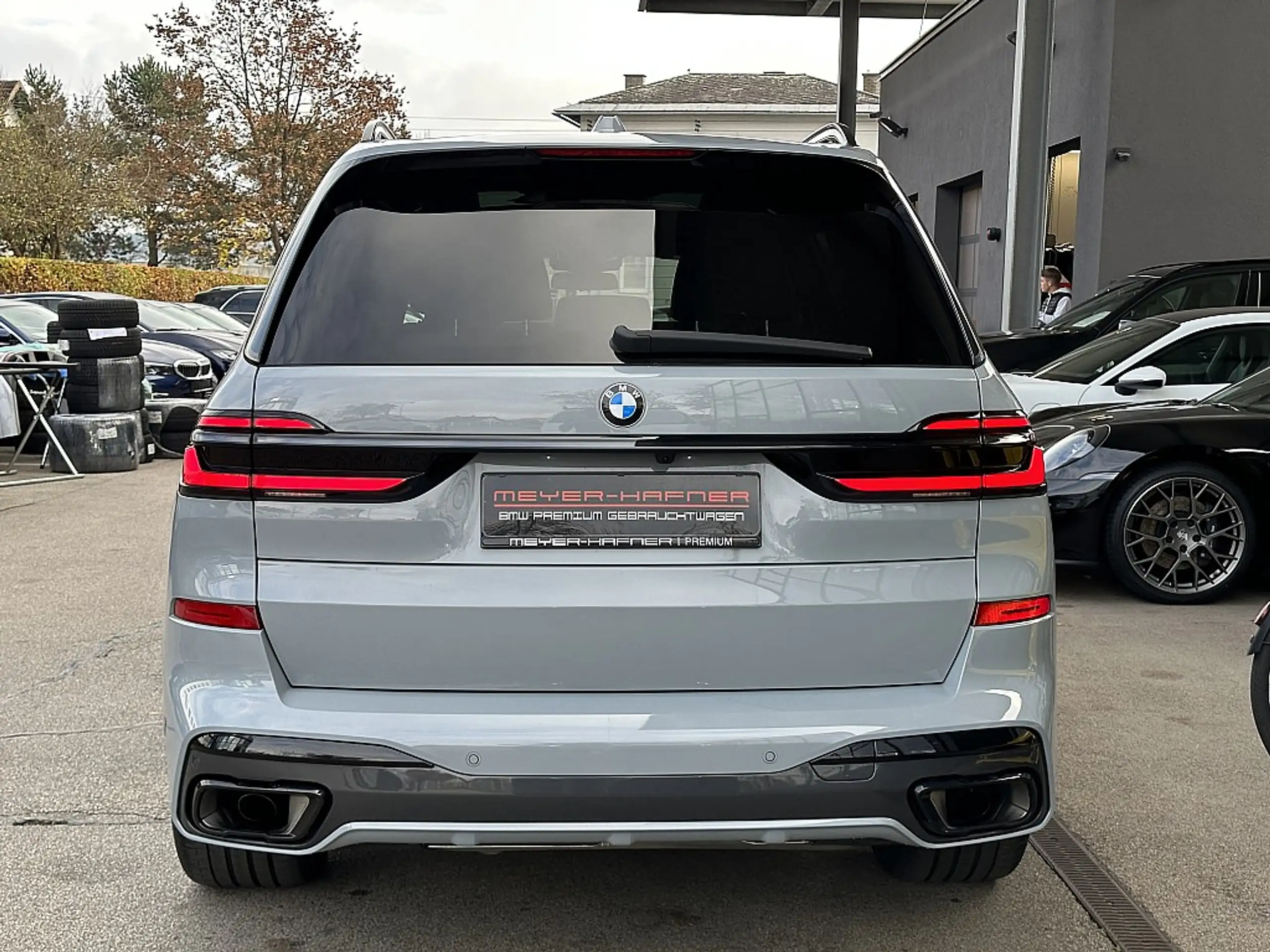 BMW - X7