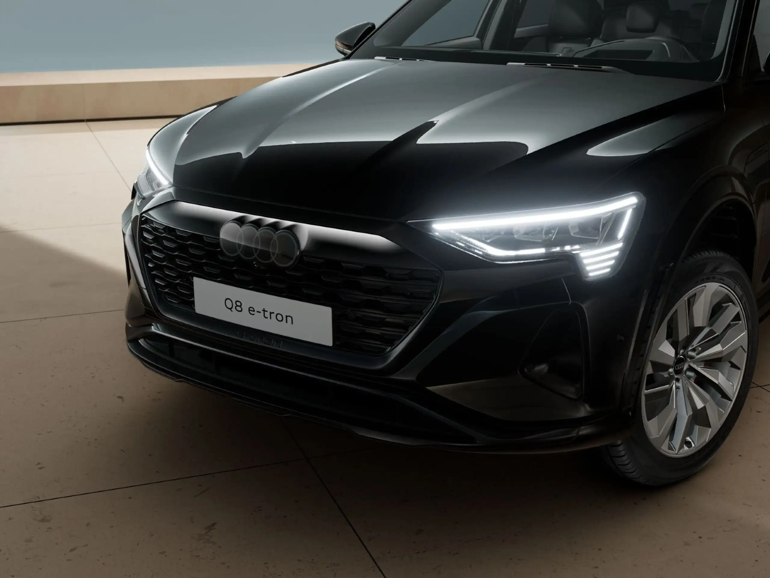 Audi - Q8 e-tron