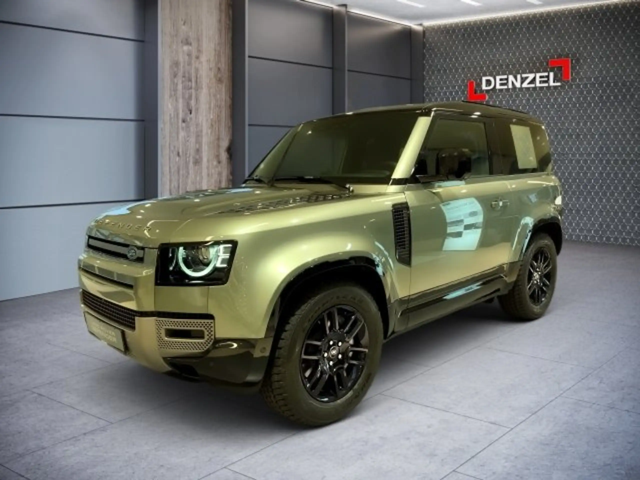 Land Rover Defender 2024