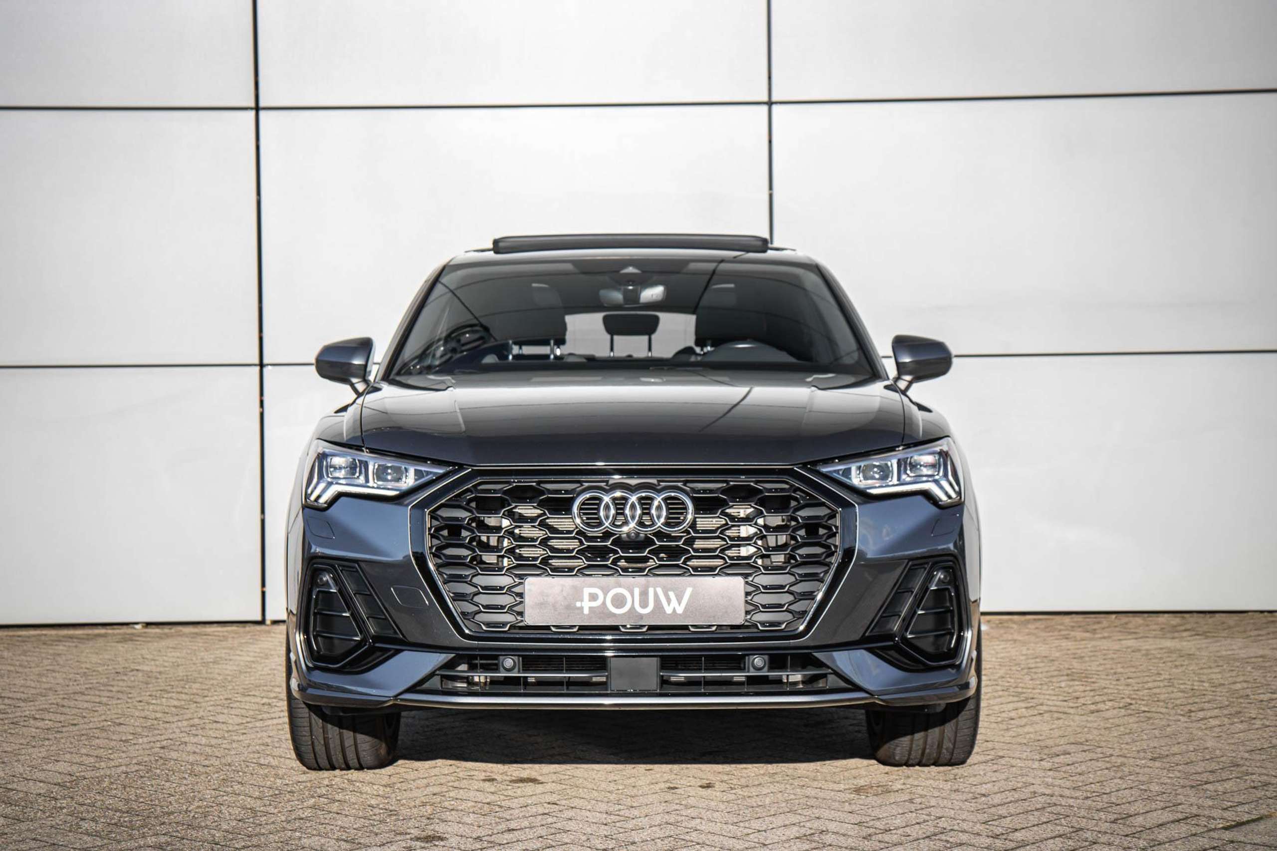 Audi - Q3