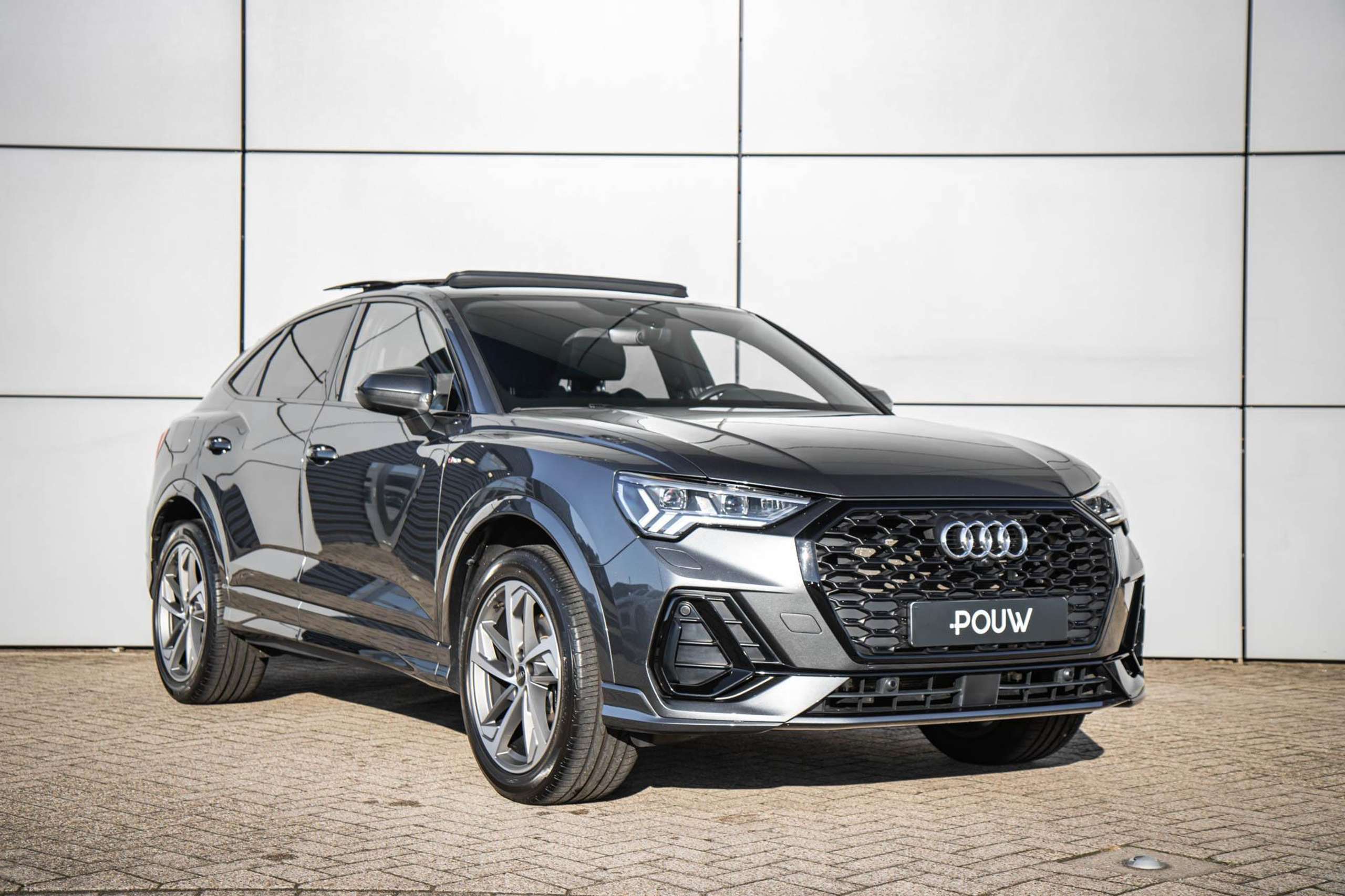 Audi - Q3