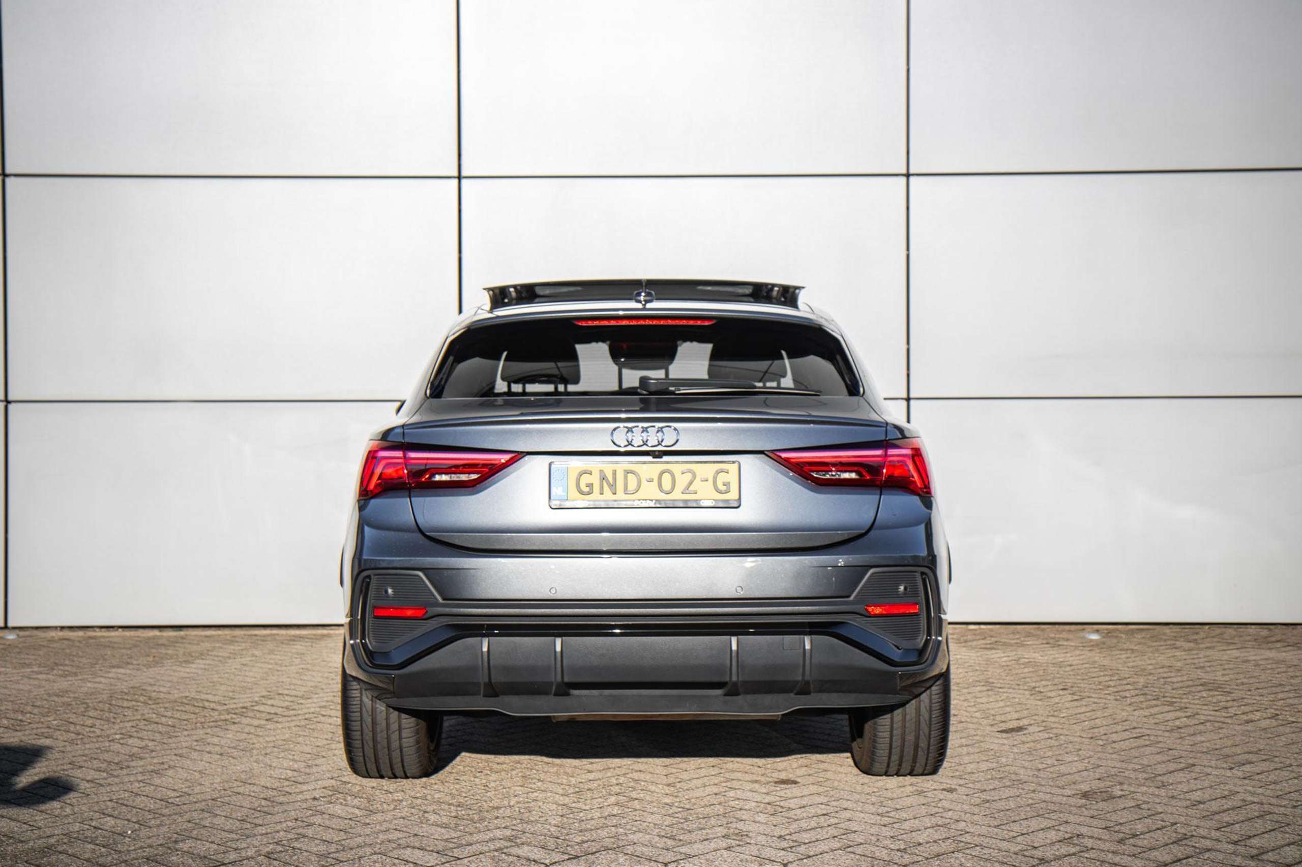 Audi - Q3