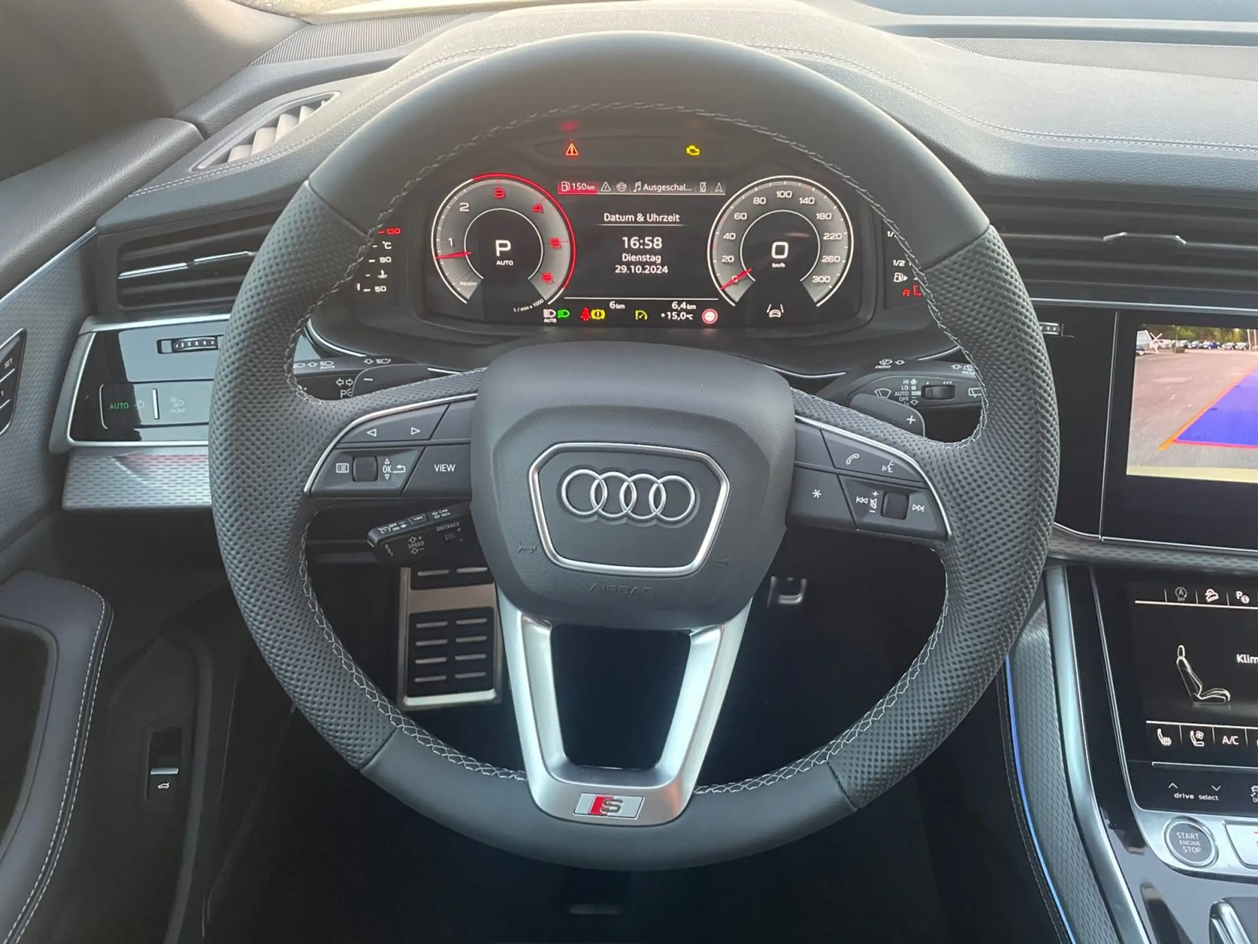 Audi - Q8