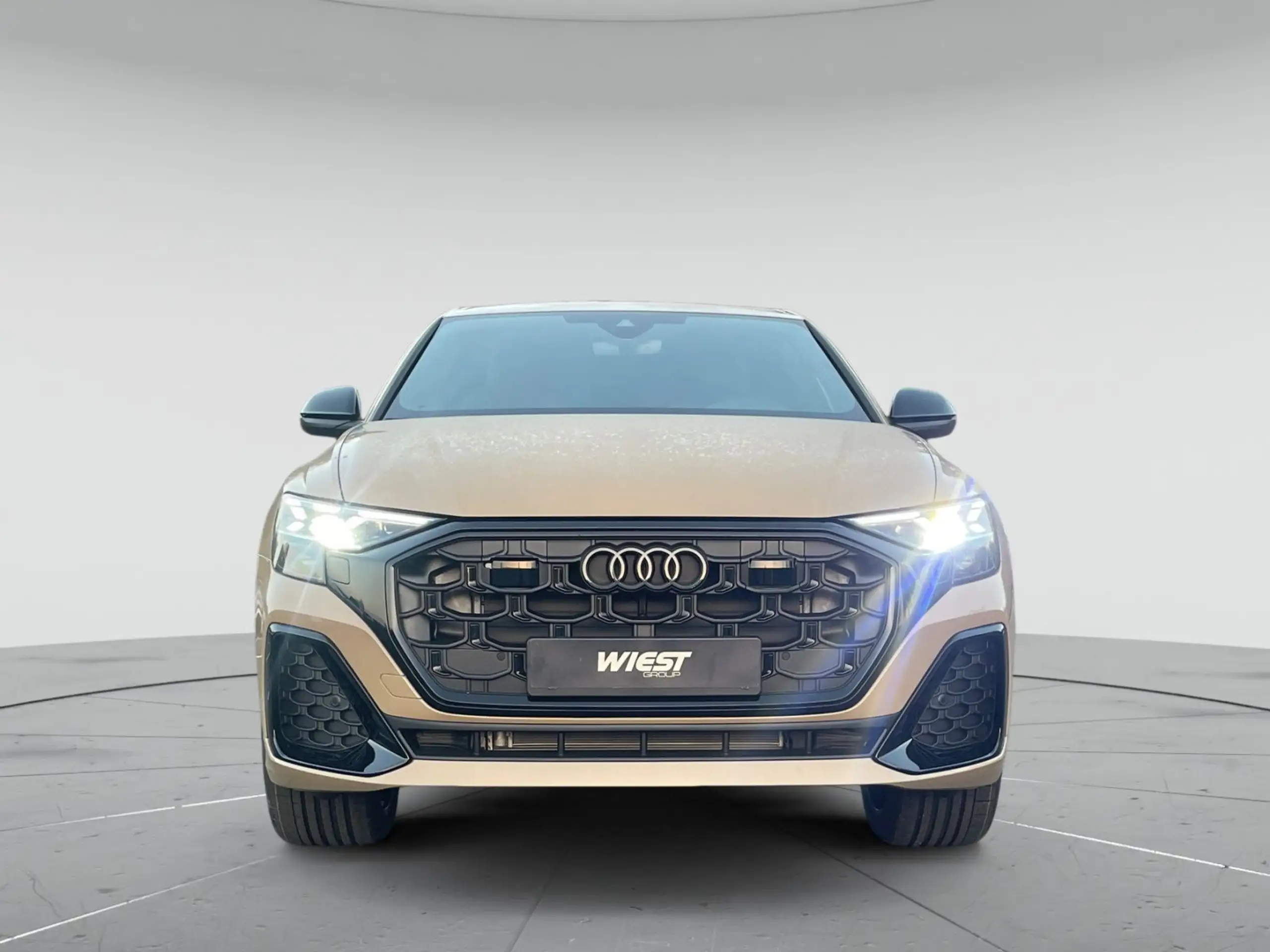 Audi - Q8