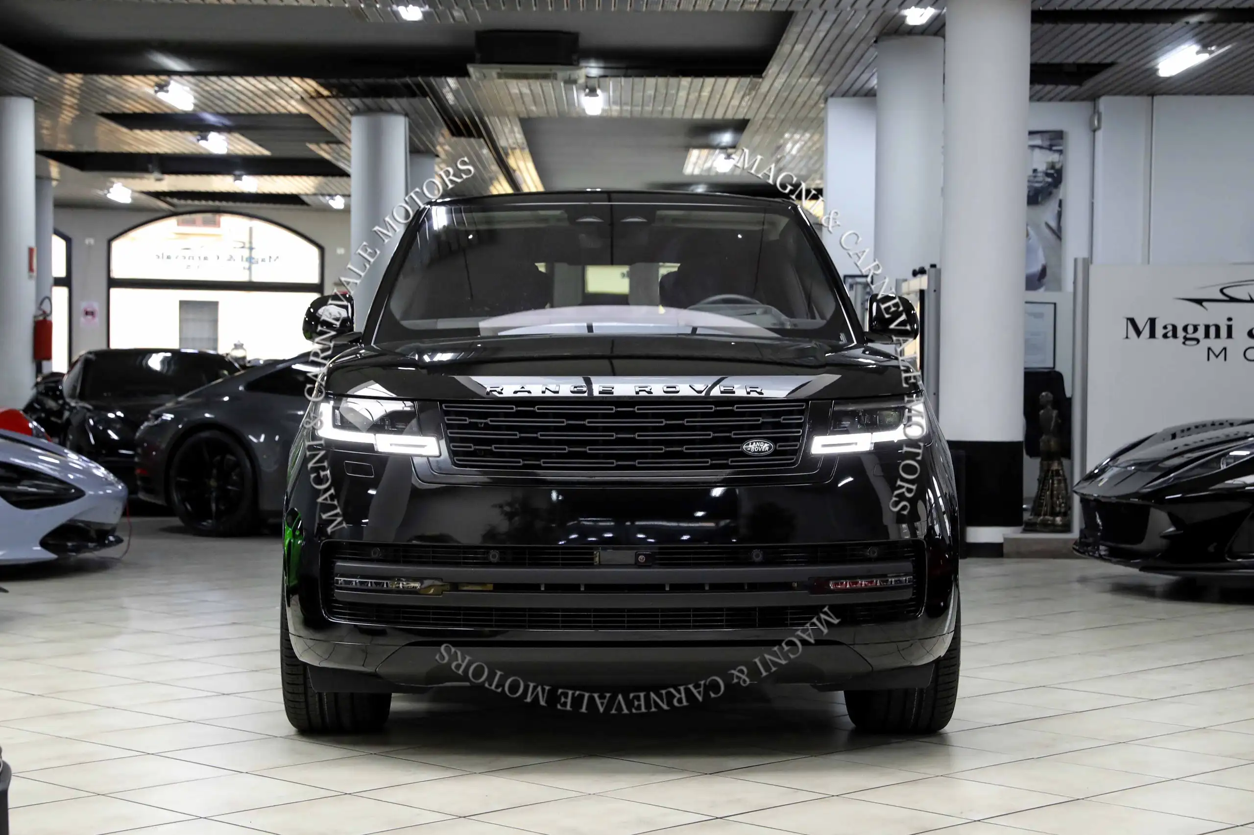 Land Rover - Range Rover