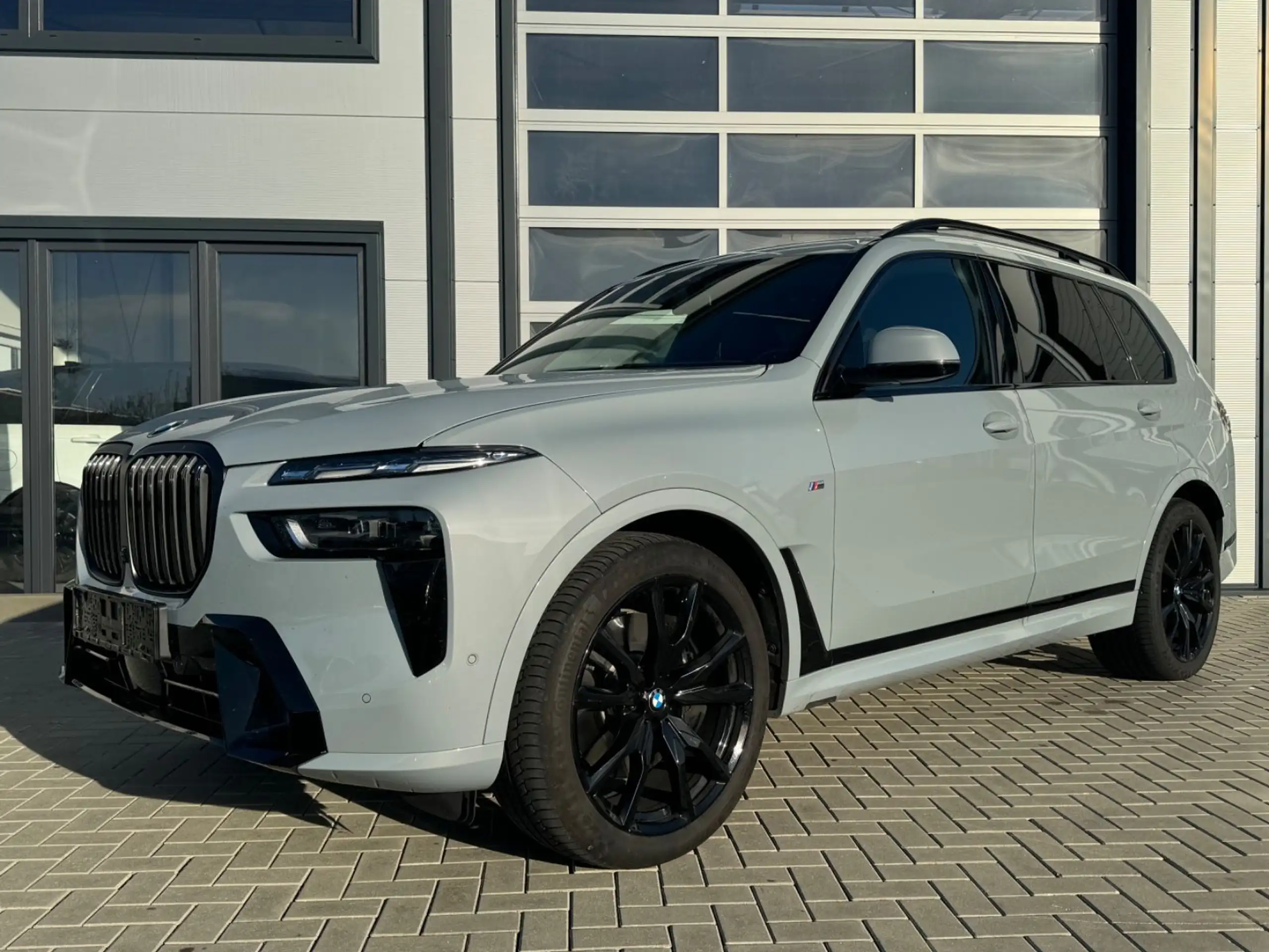 BMW - X7