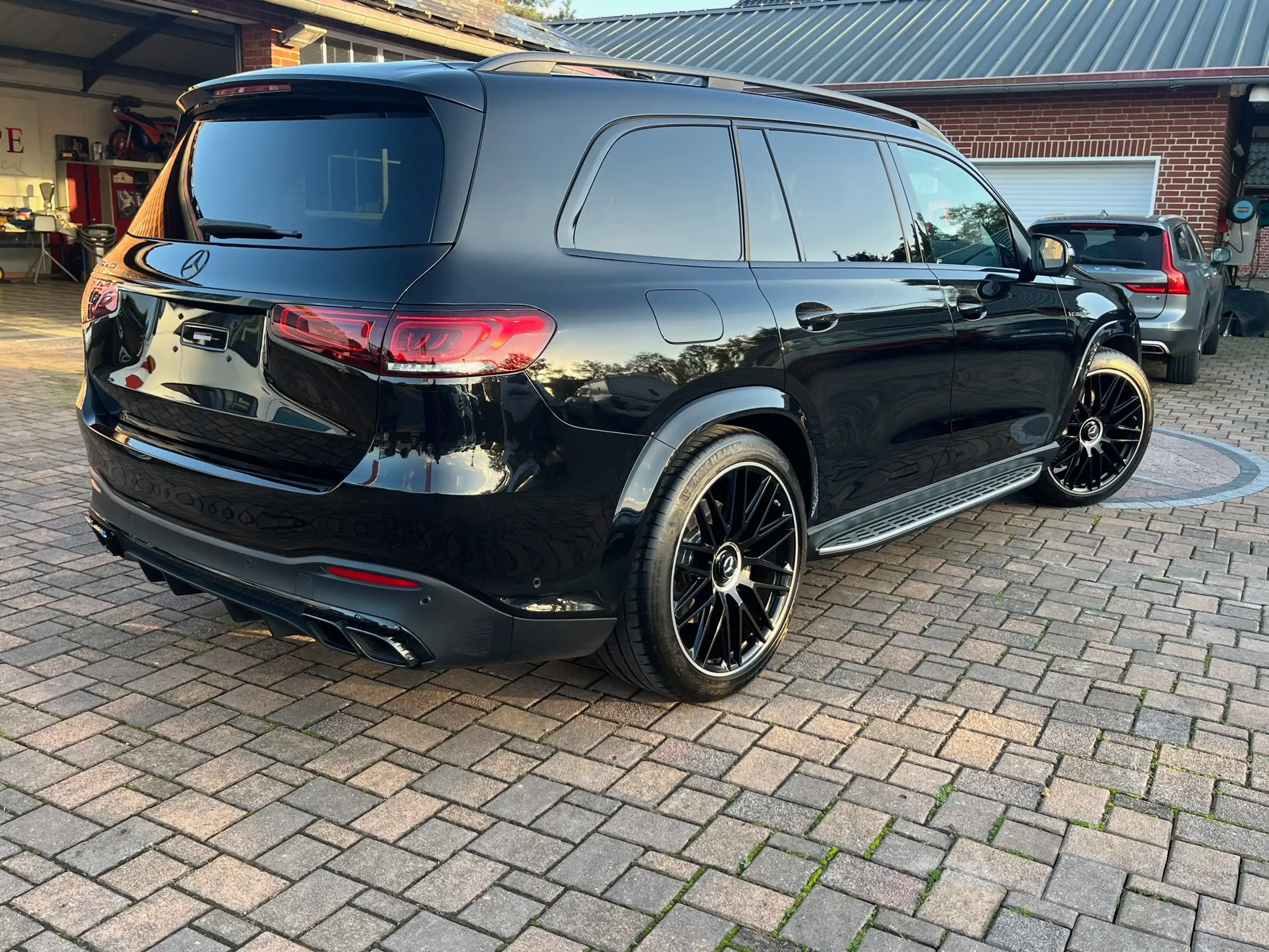 Mercedes-Benz - GLS 63 AMG