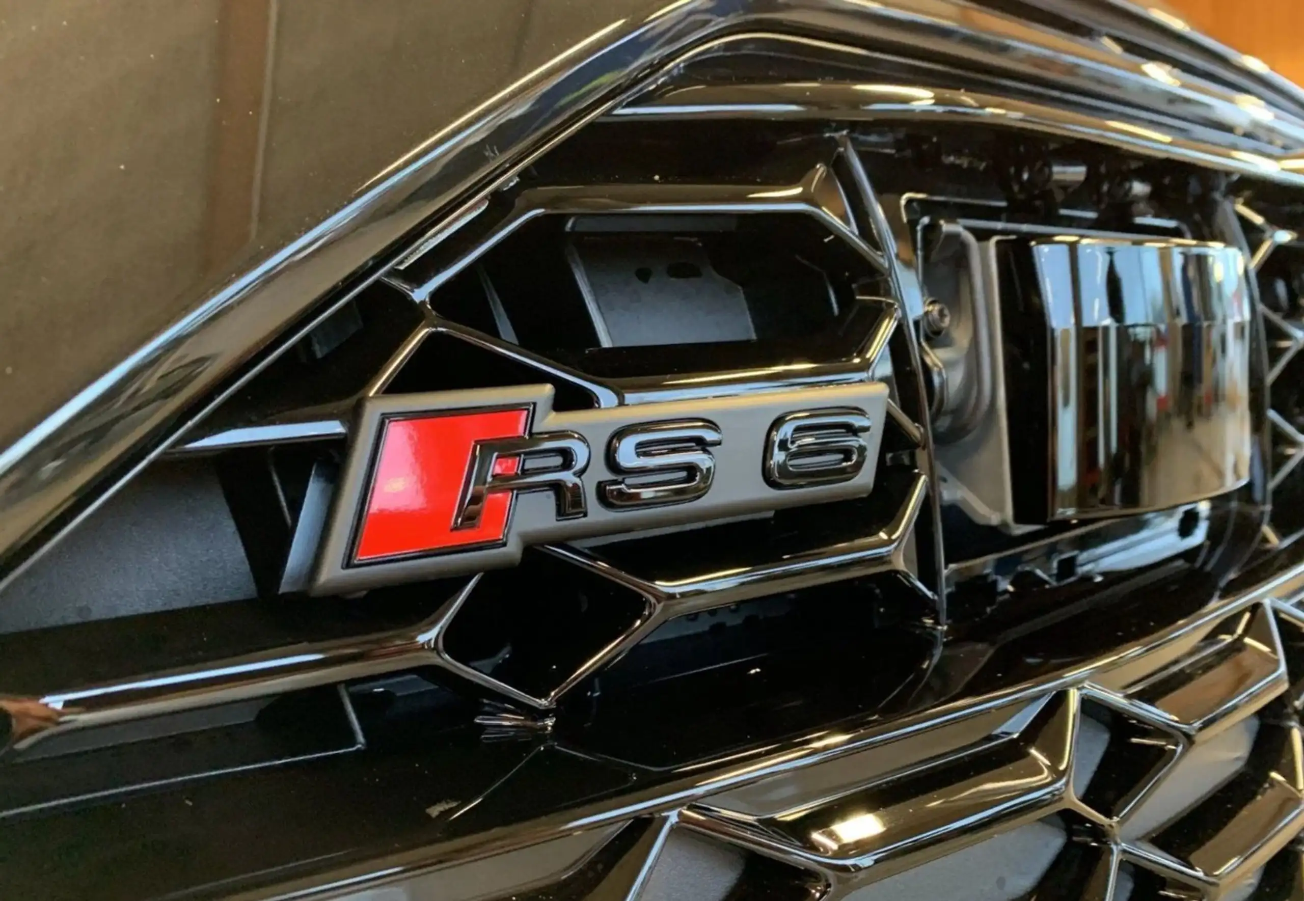 Audi - RS6